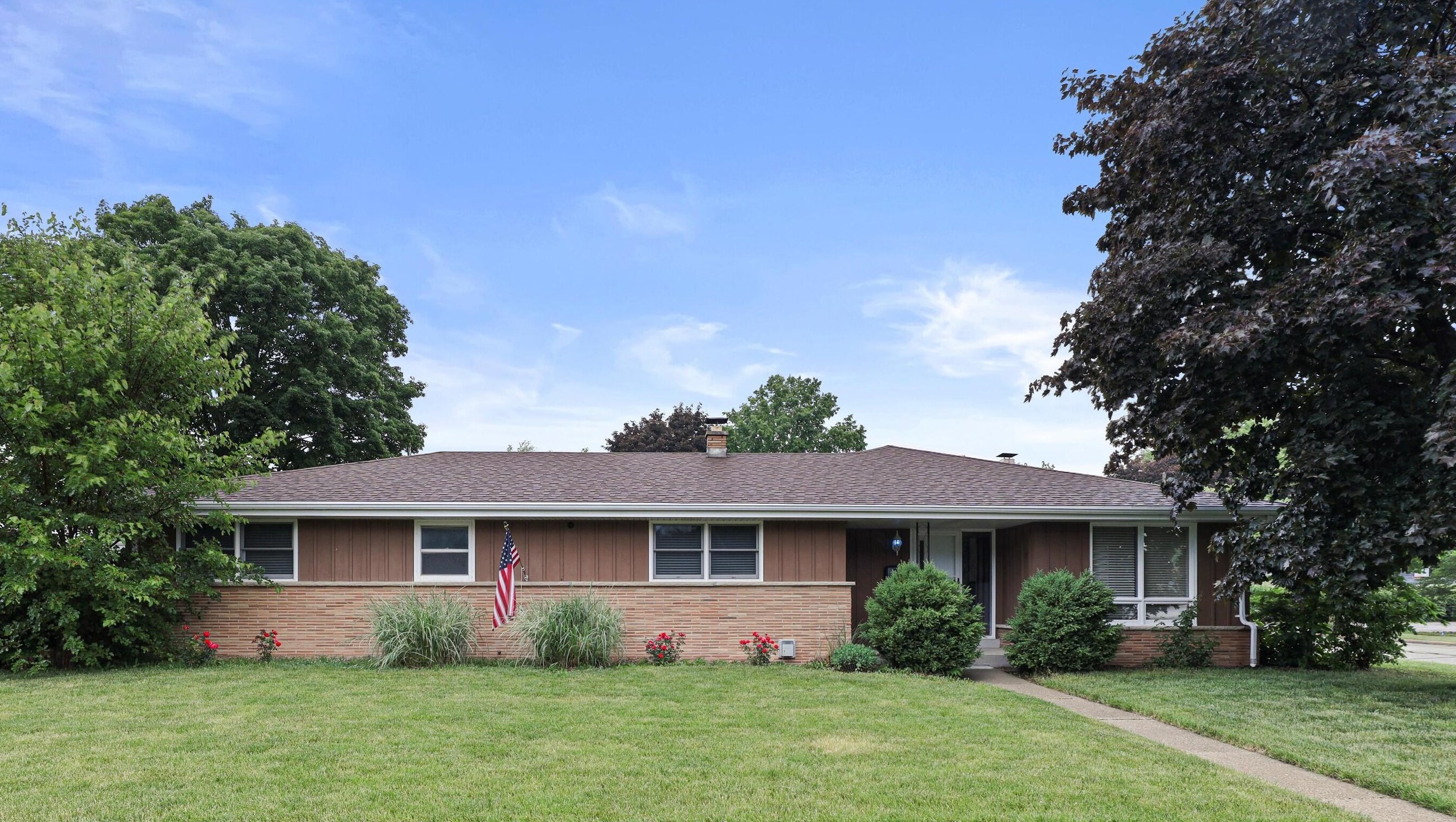 900 W Moreland Blvd, Waukesha, WI 53188