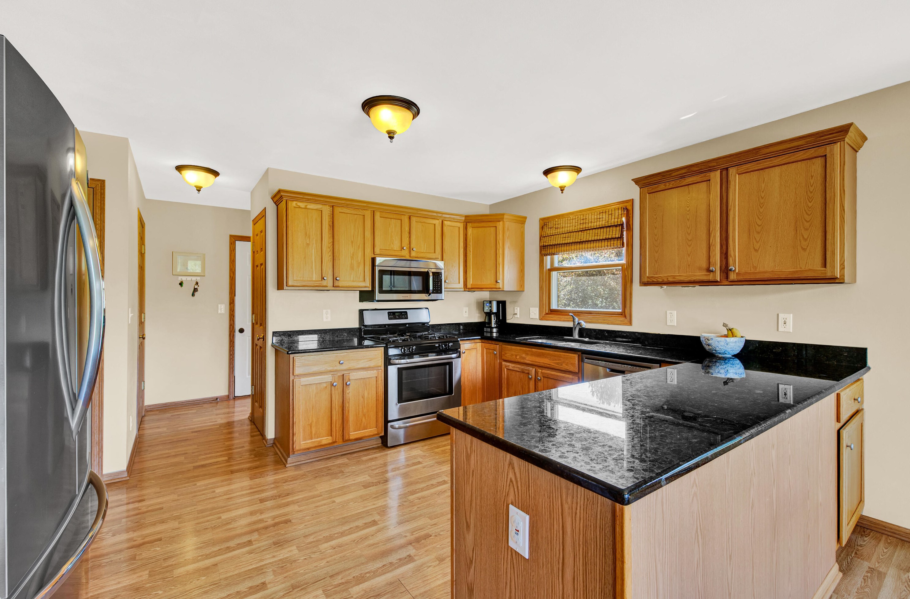 7547 S Pacific St, Hales Corners, WI 53132