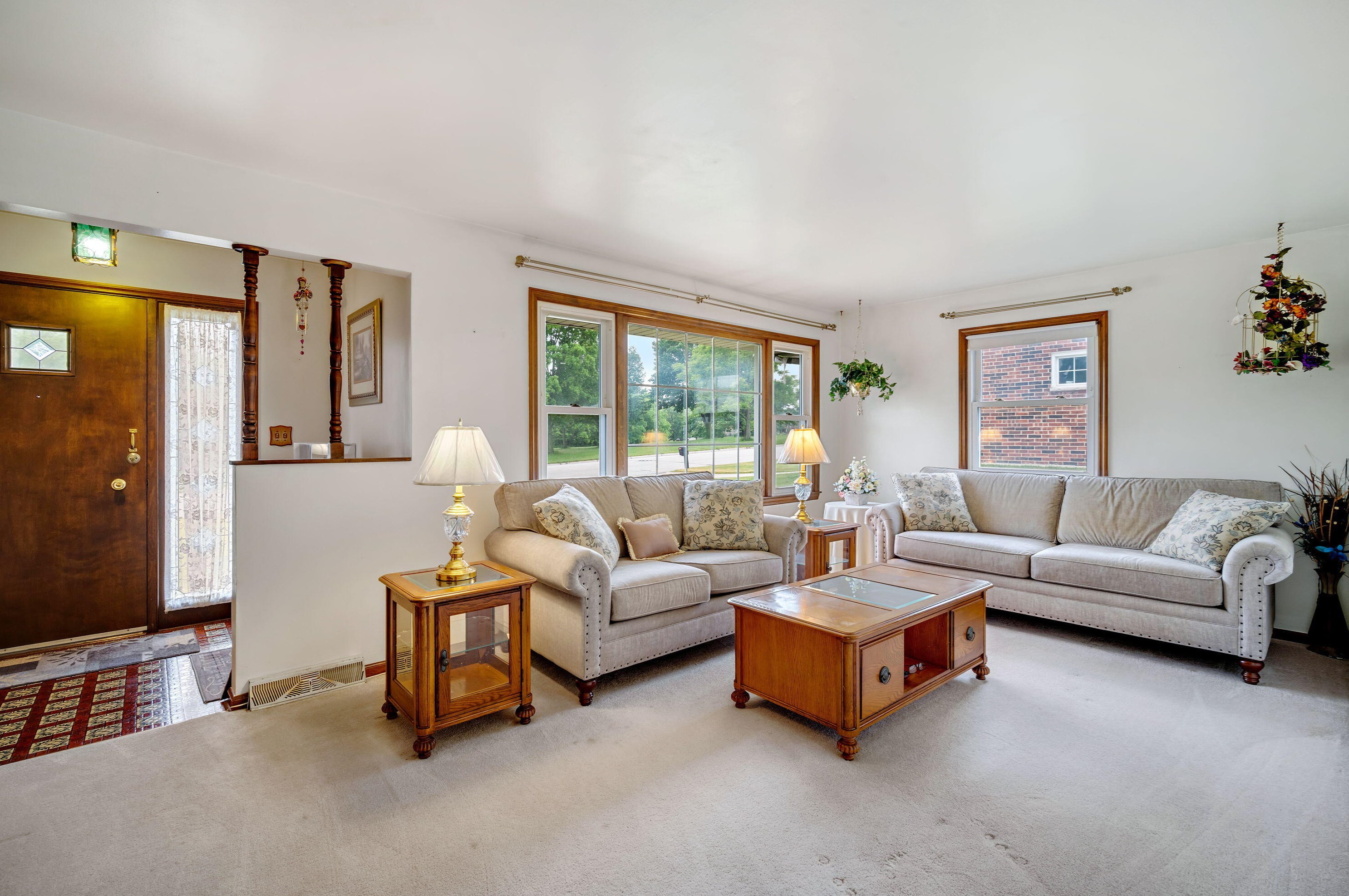1710 Marquette Ave, South Milwaukee, WI 53172-2316
