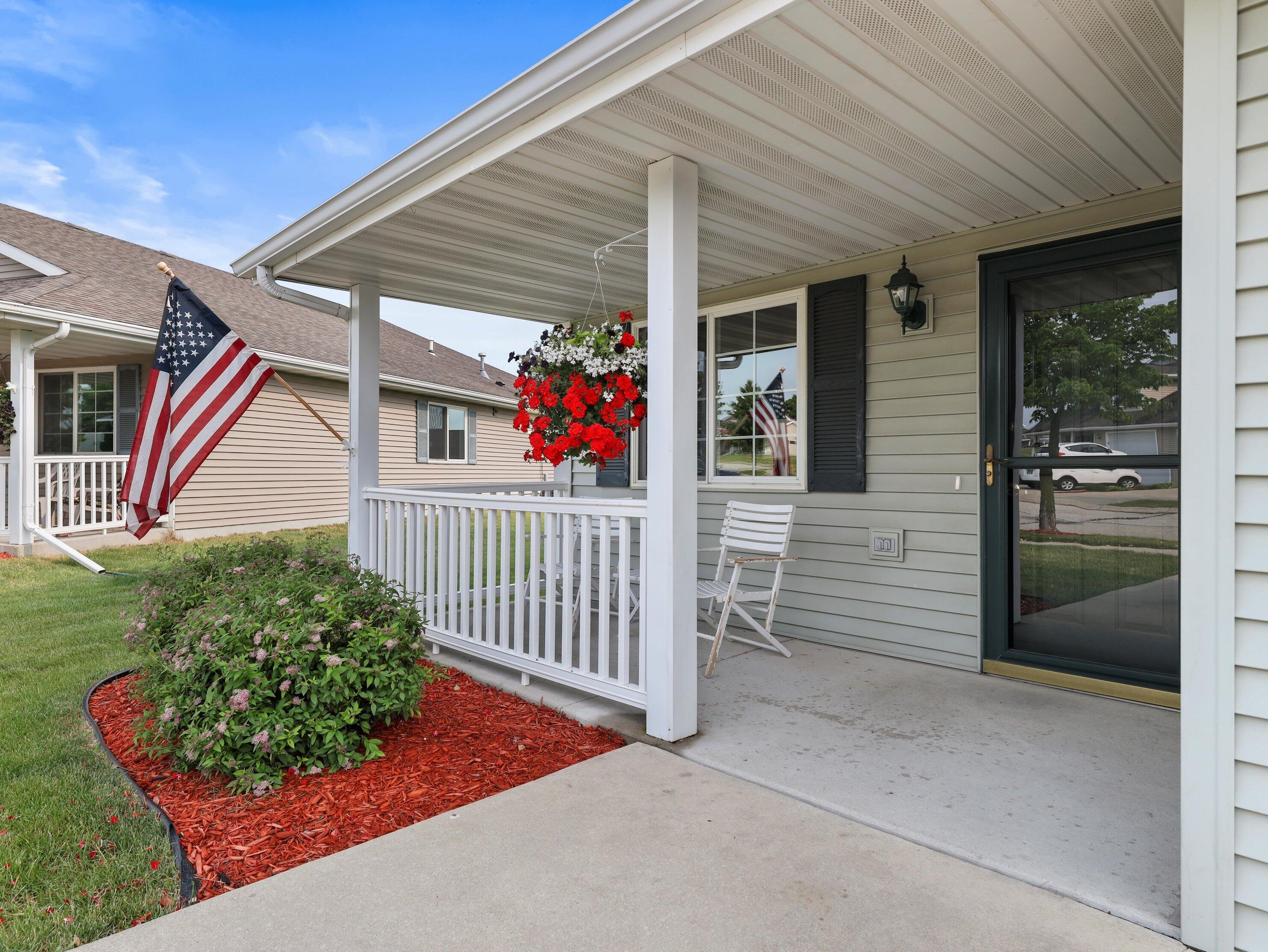 878 Tower Dr, Hartford, WI 53027