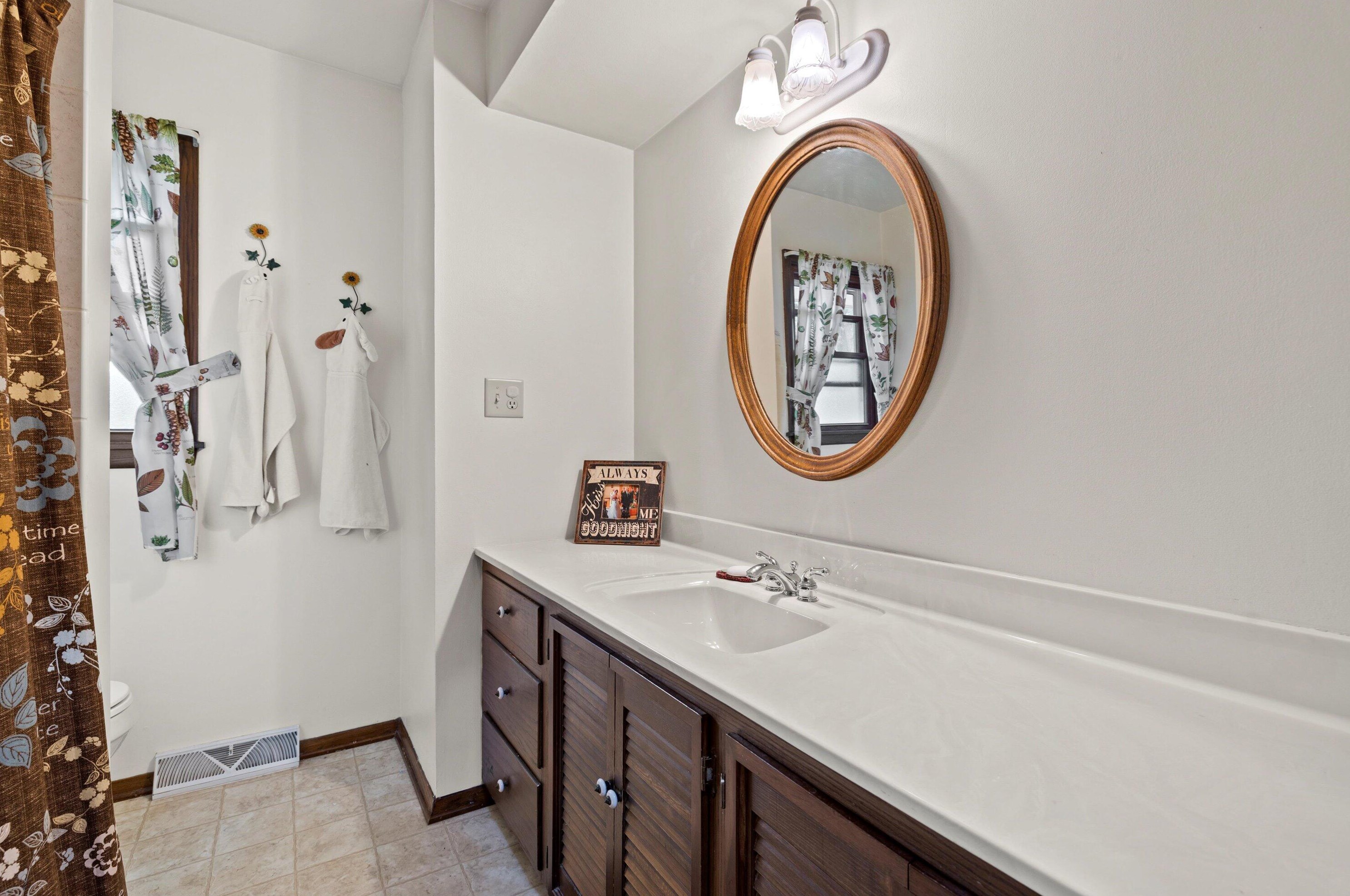 4617 109, Milwaukee WI 53225-4405 exterior