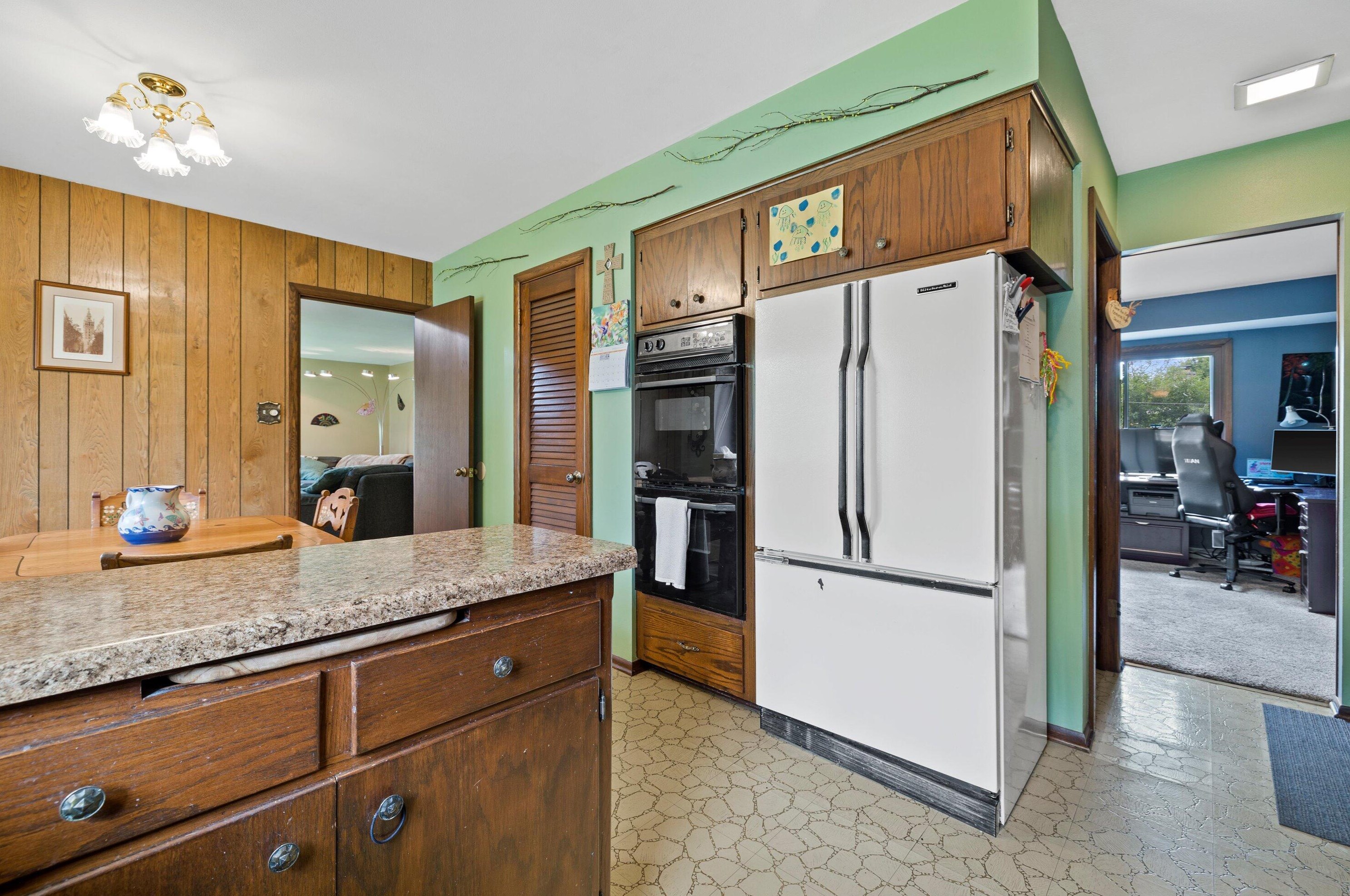 4617 109, Milwaukee WI 53225-4405 exterior