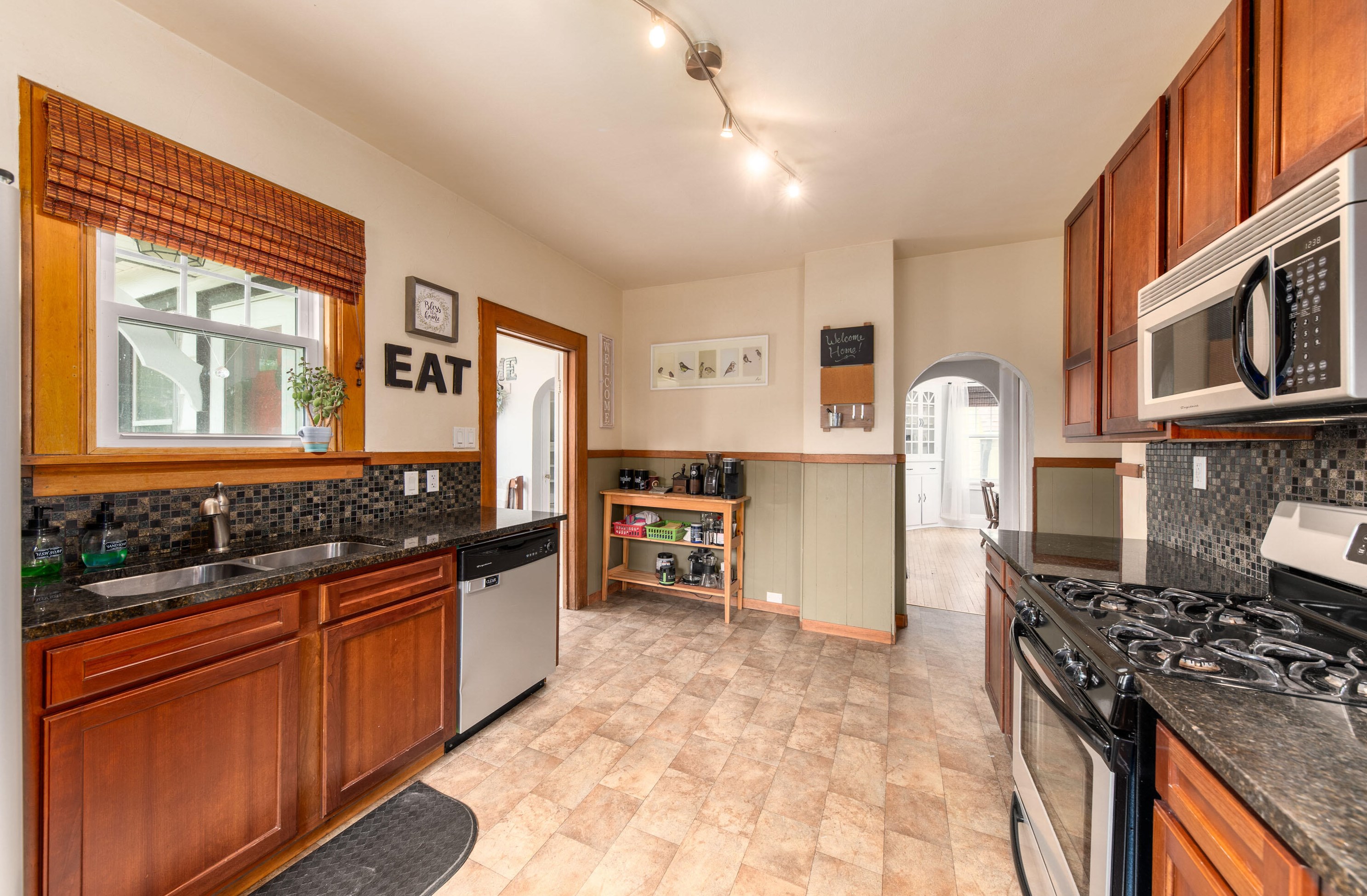 1350 S Elm Grove Rd, Brookfield, WI 53005