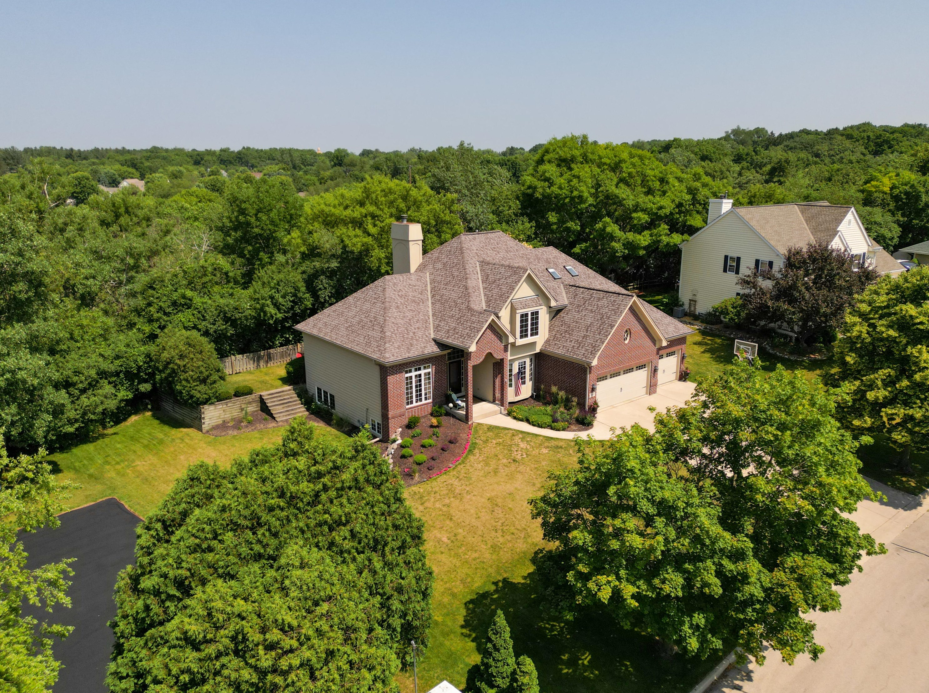 601 Bradford Way, Chenequa, WI 53029