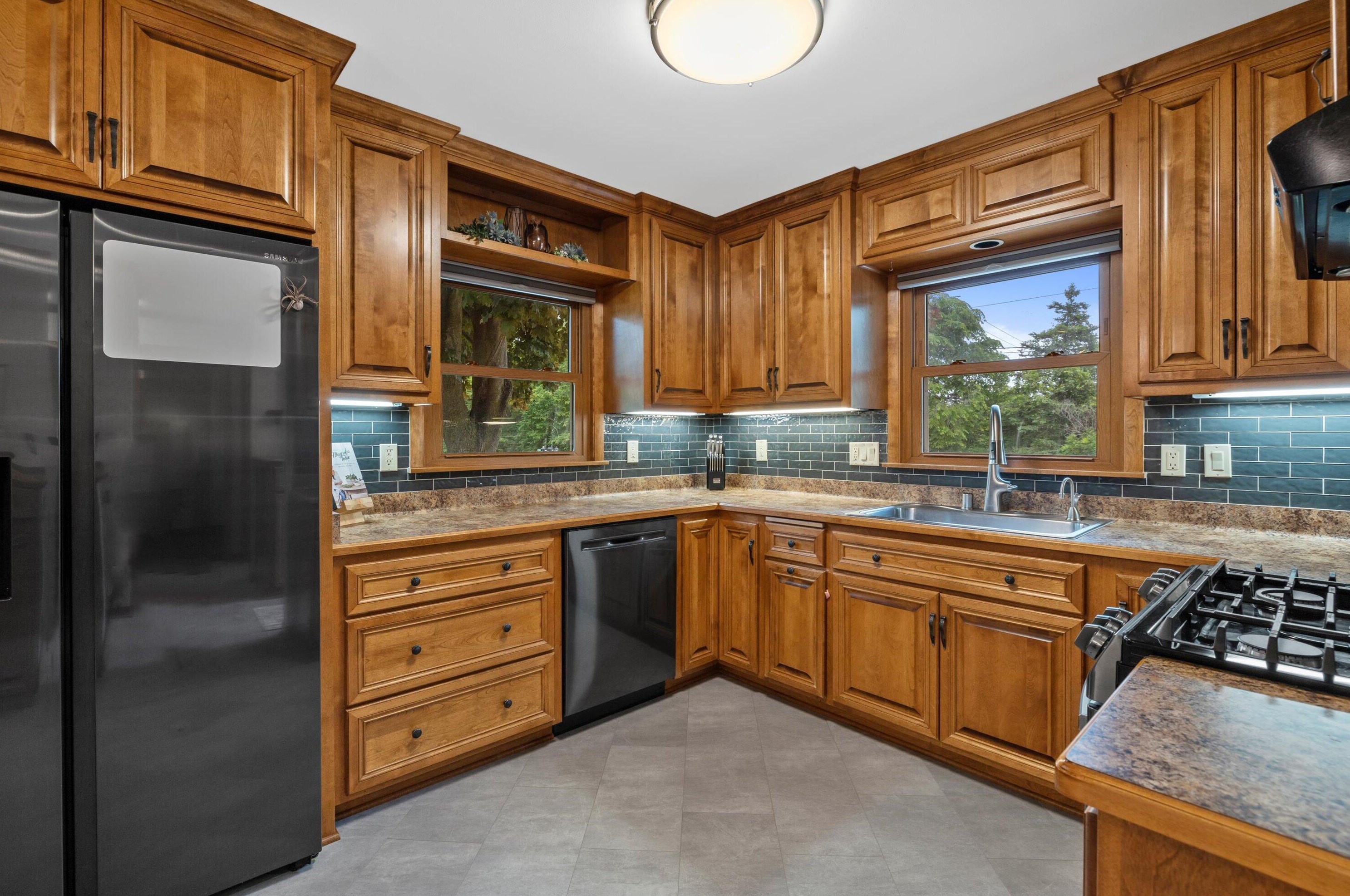 11641 Rawson Ave, Hales Corners WI  53132-1650 exterior