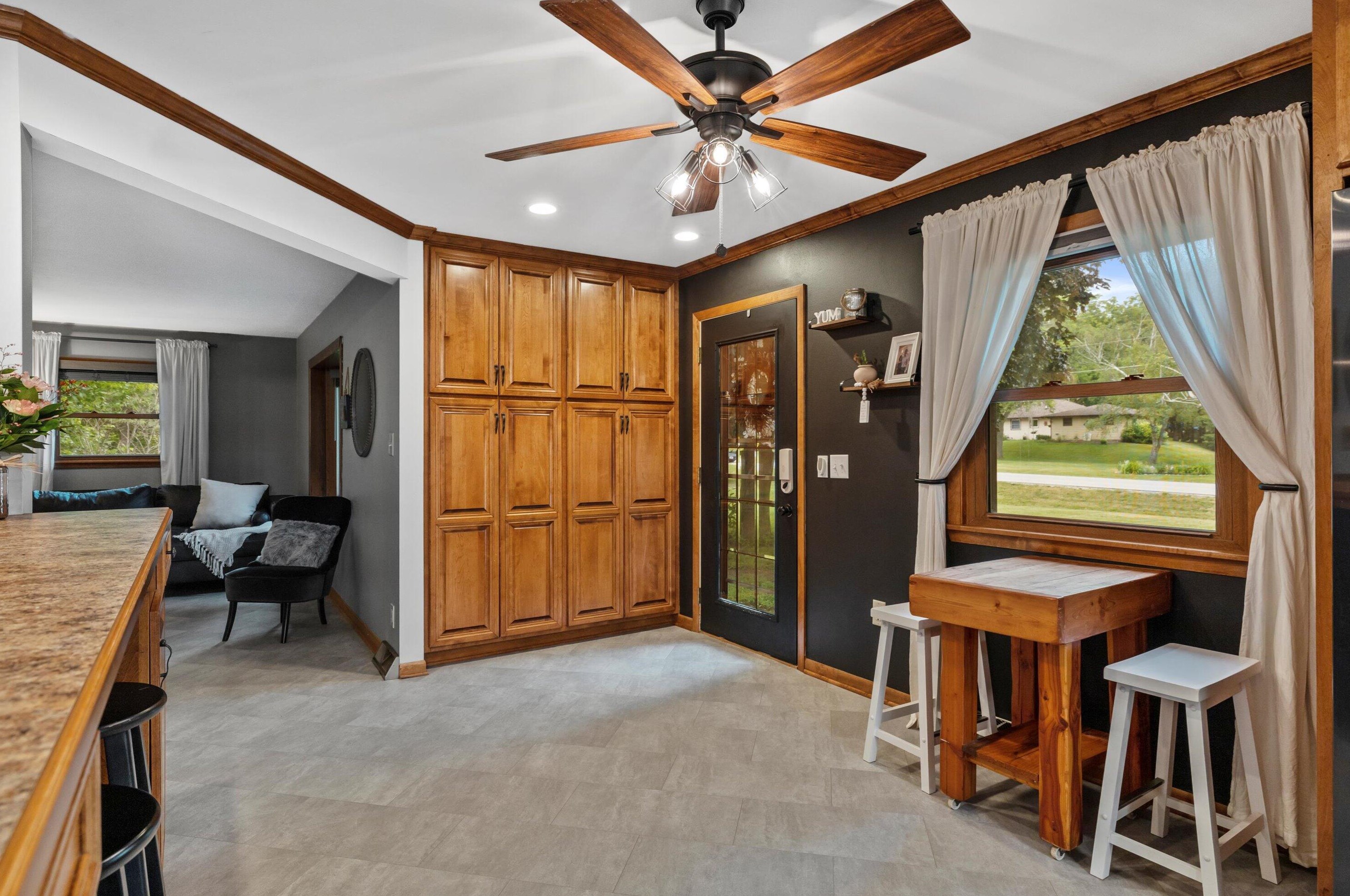 11641 Rawson Ave, Hales Corners WI  53132-1650 exterior