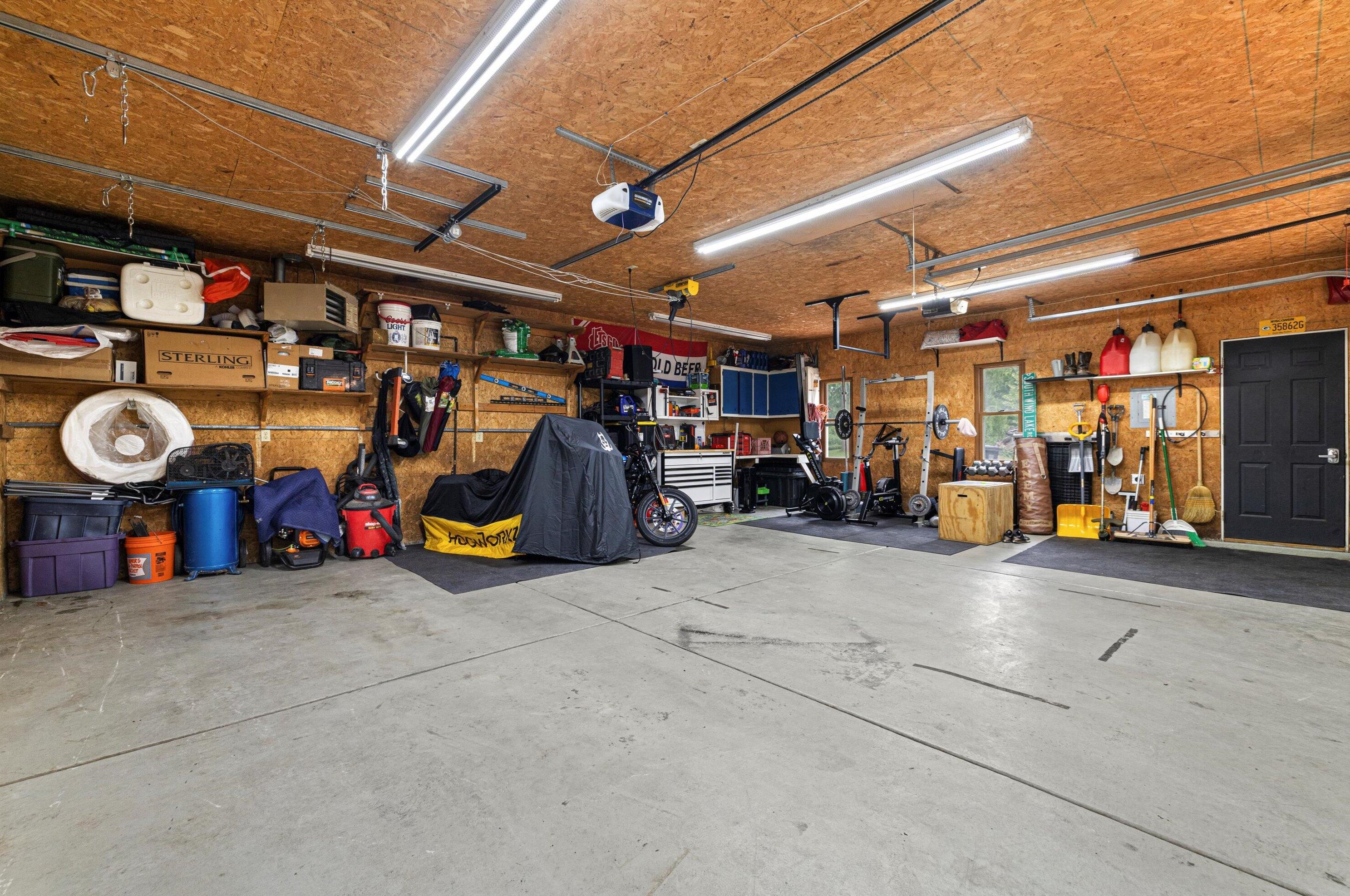 11641 Rawson Ave, Hales Corners WI  53132-1650 exterior