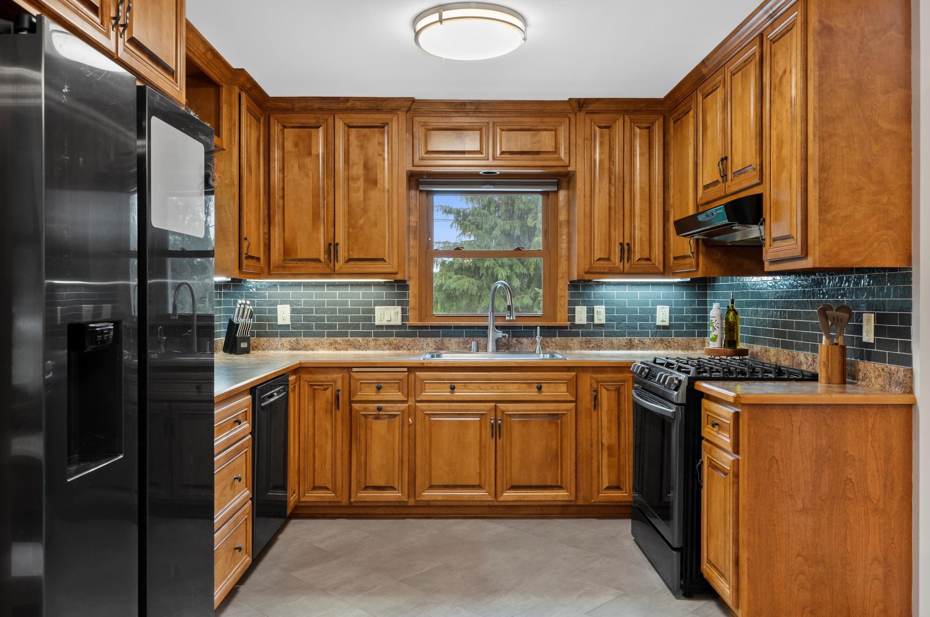 11641 Rawson Ave, Hales Corners WI  53132-1650 exterior