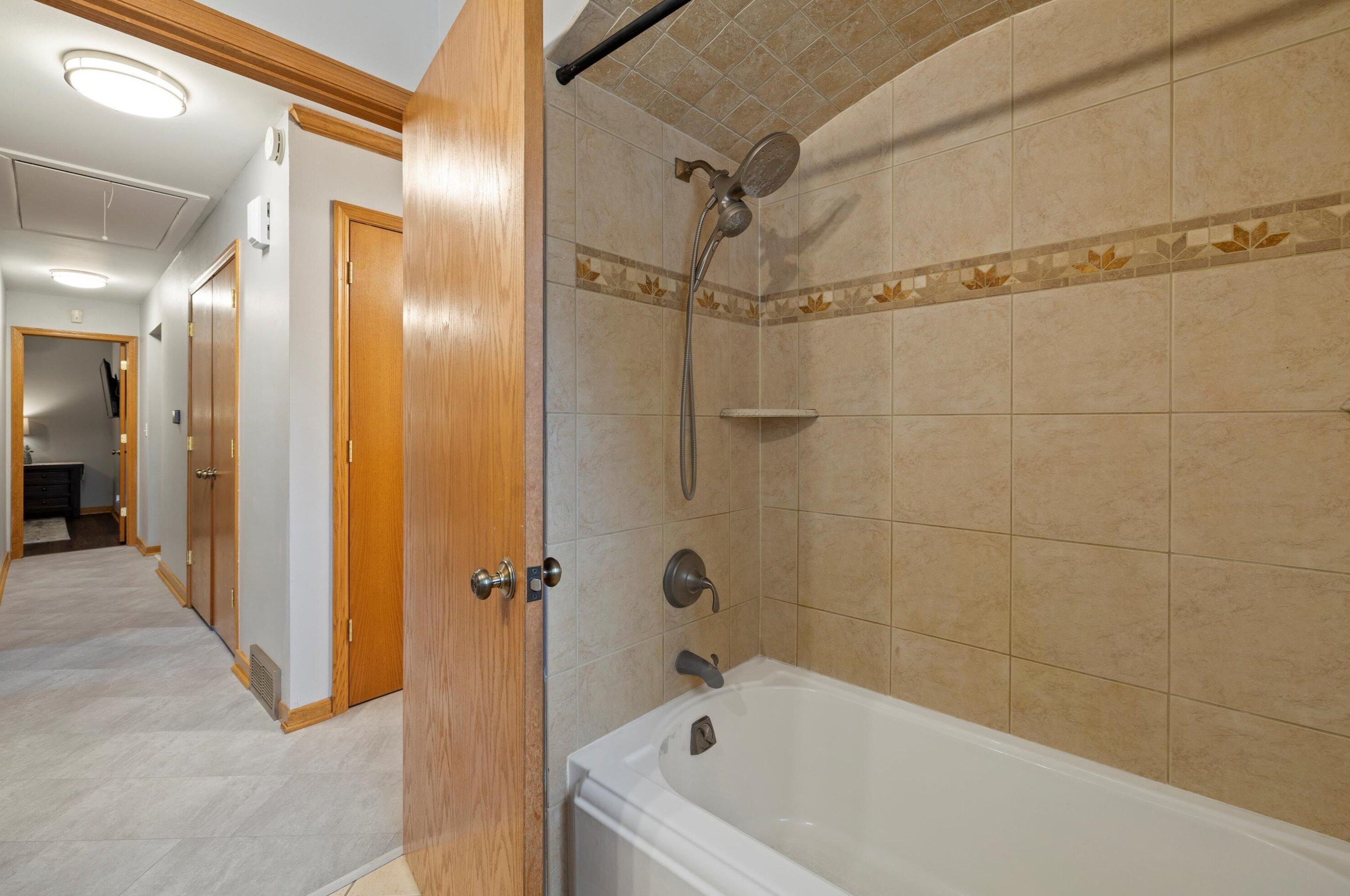 11641 Rawson Ave, Hales Corners WI  53132-1650 exterior