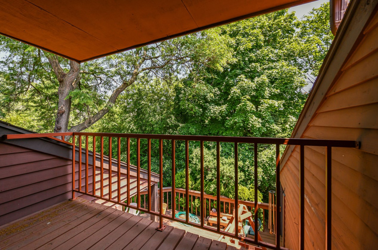 4256 Ridgewood Ln, Milwaukee WI  53221-1094 exterior