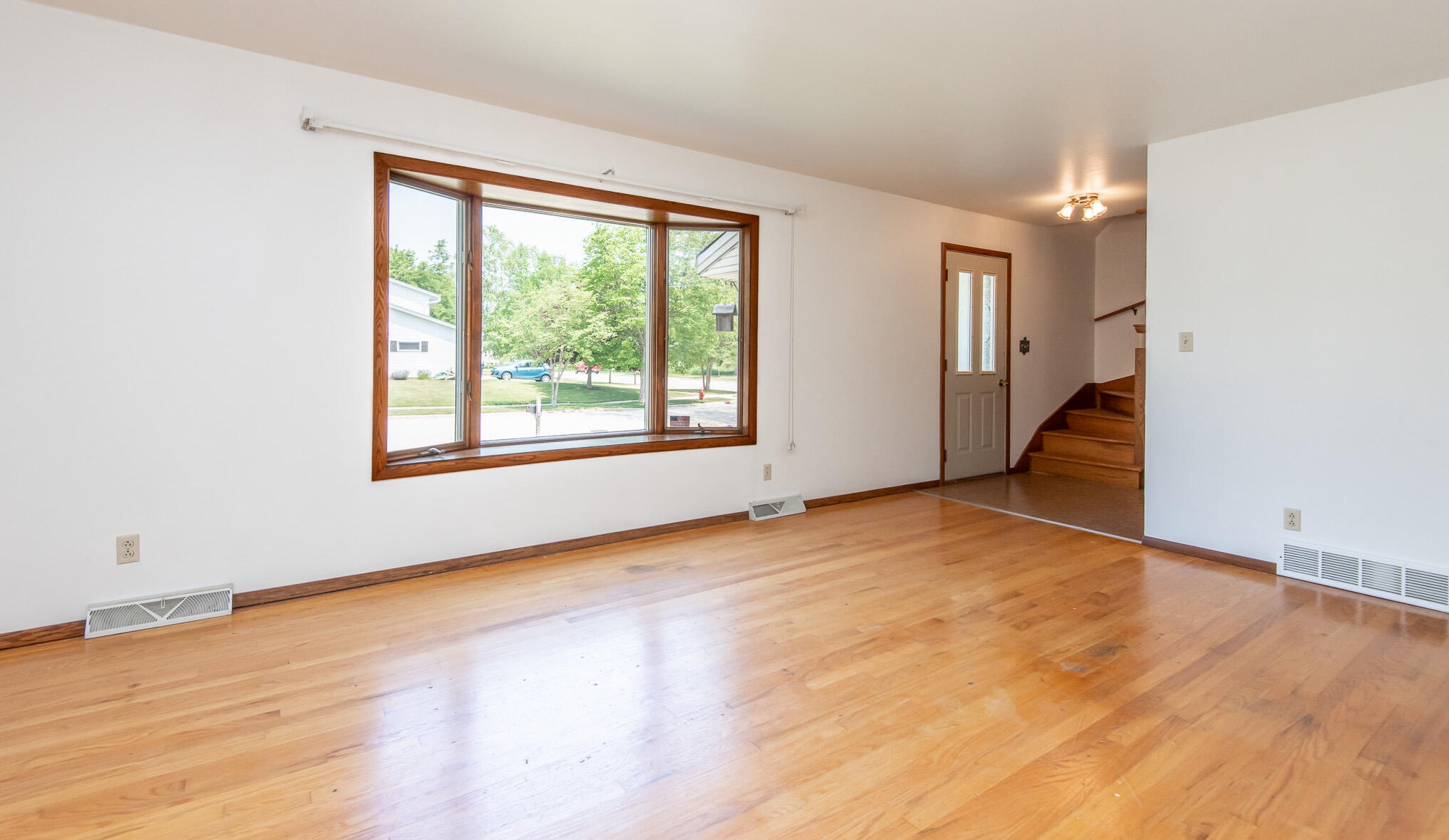 333 Jacque Ln, Port Washington, WI 53074-1108
