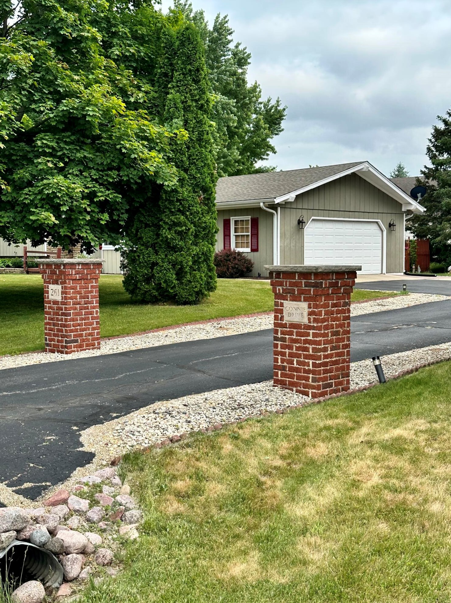 261 Connie Dr, West Bend, WI 53090