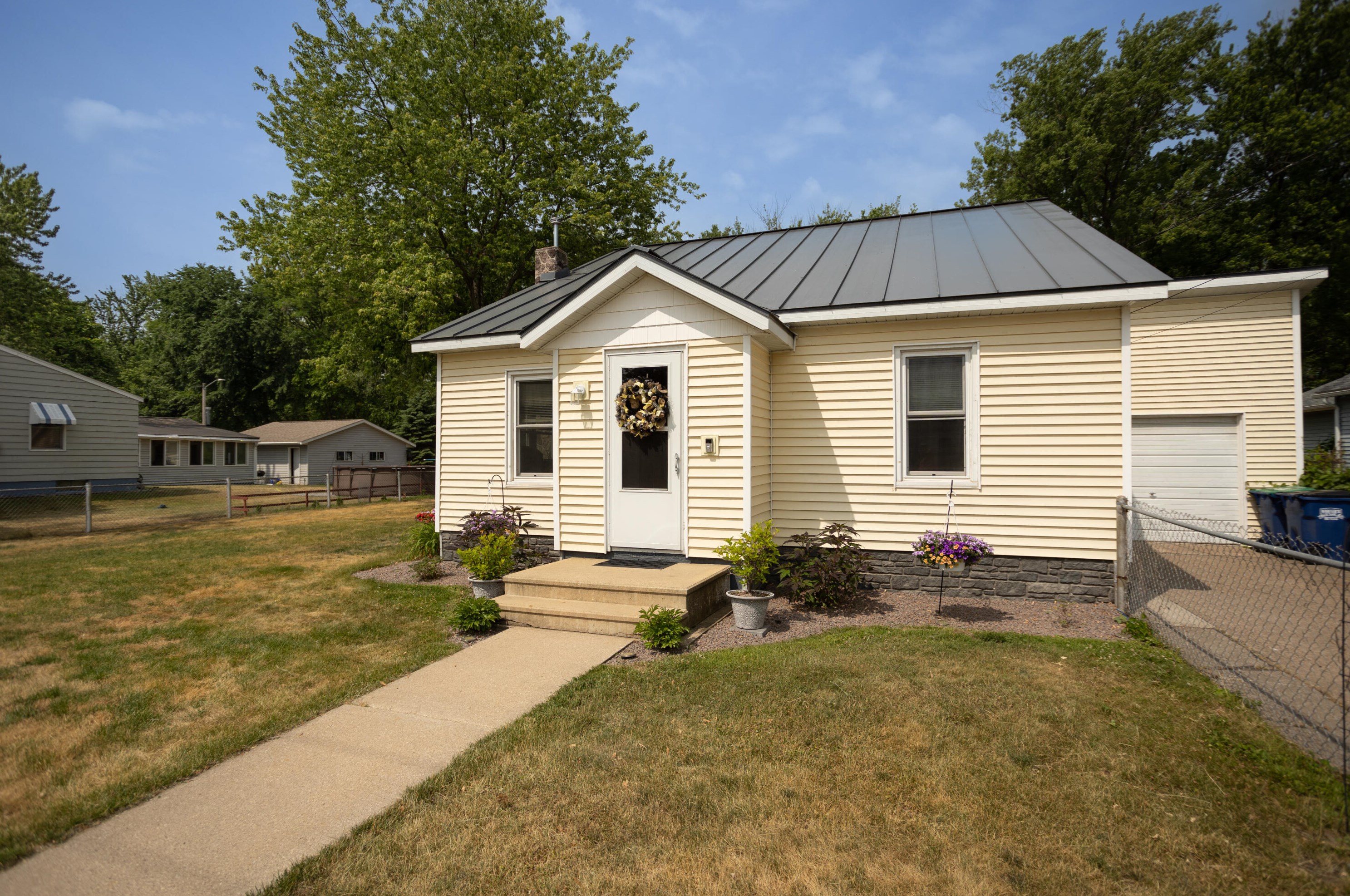 1007 La Cres St, La Crosse, WI 54603