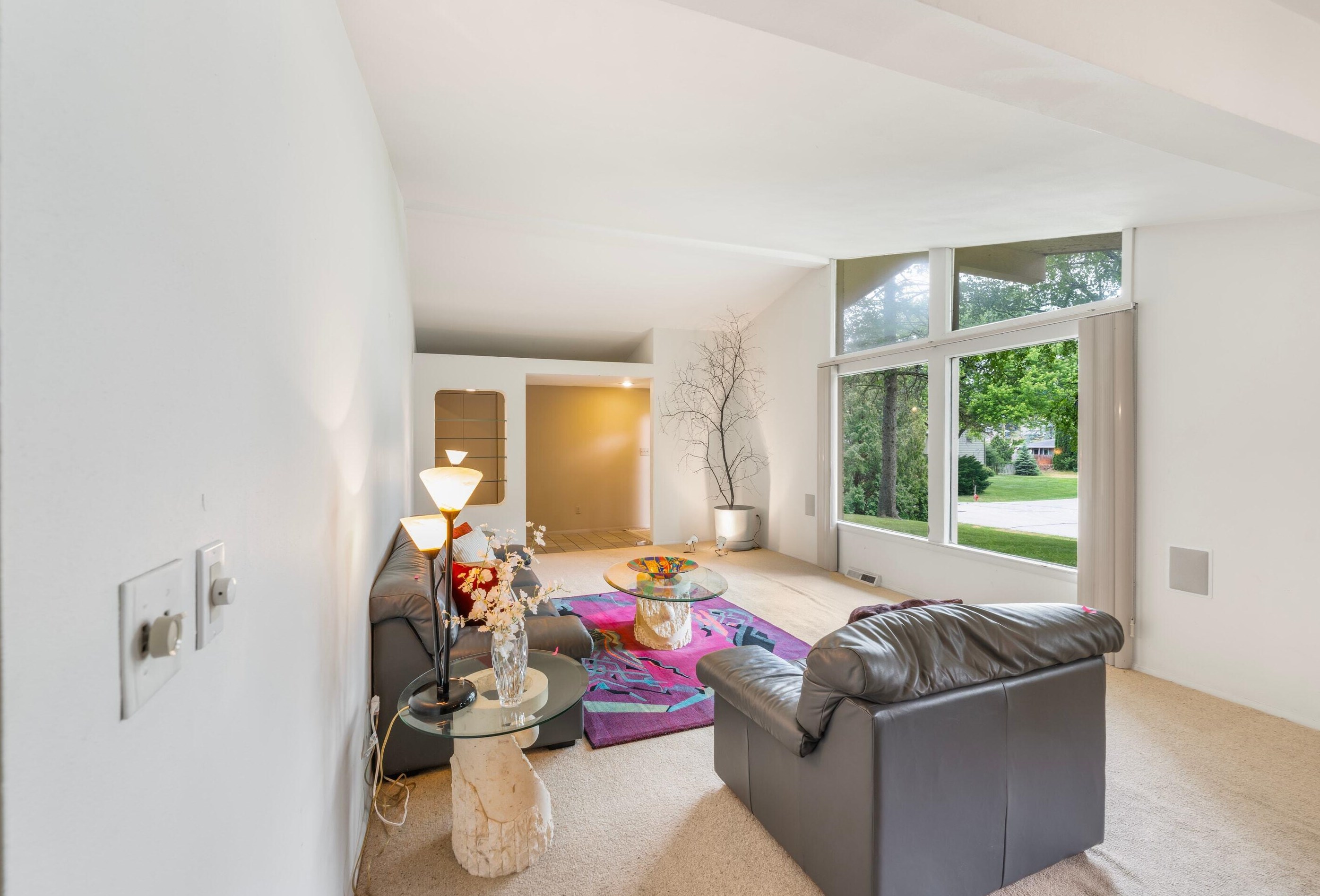 21595 Doneswood Dr, Waukesha, WI 53186