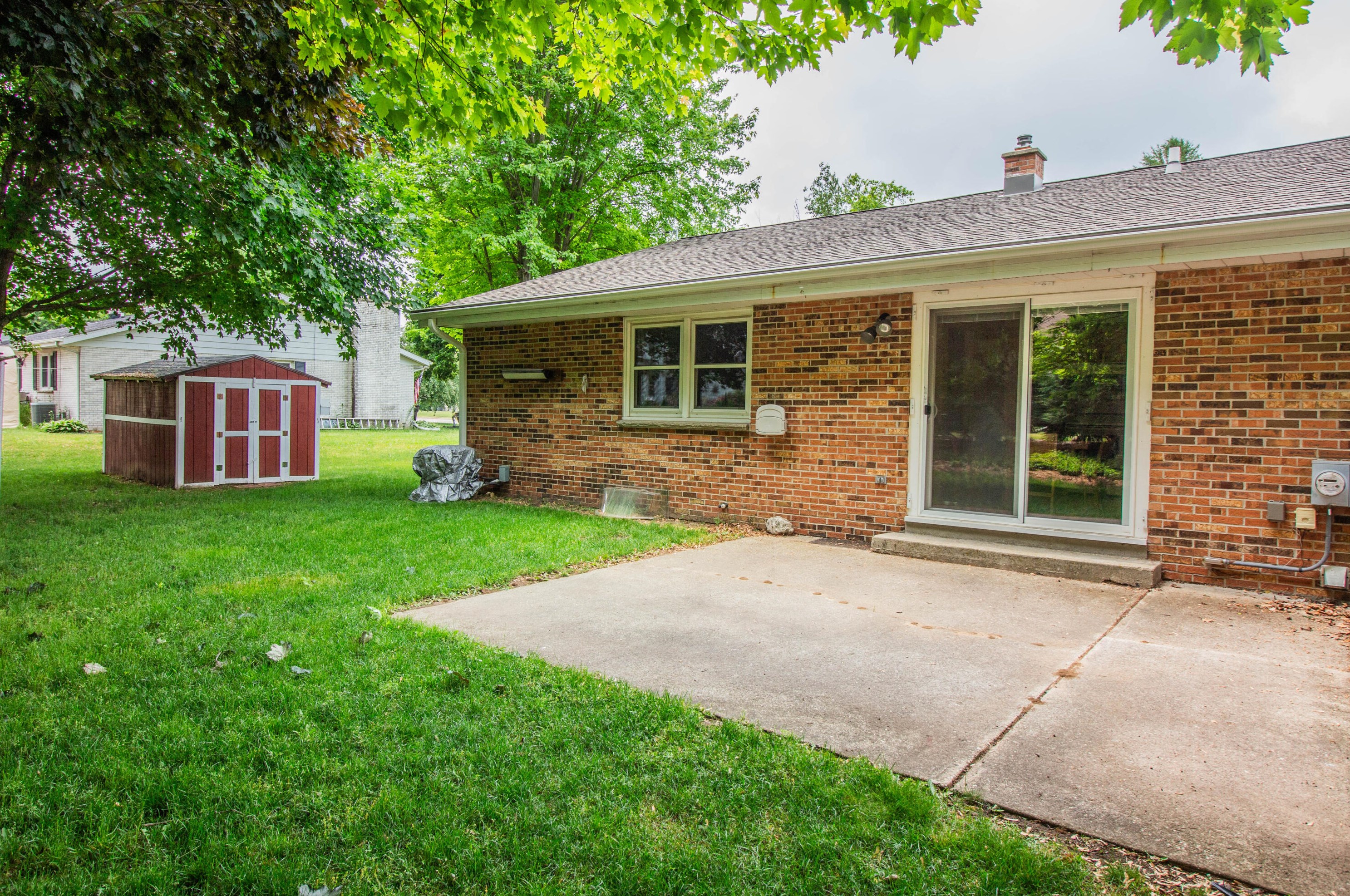 132 Deppiesse Rd, Random Lake, WI 53075