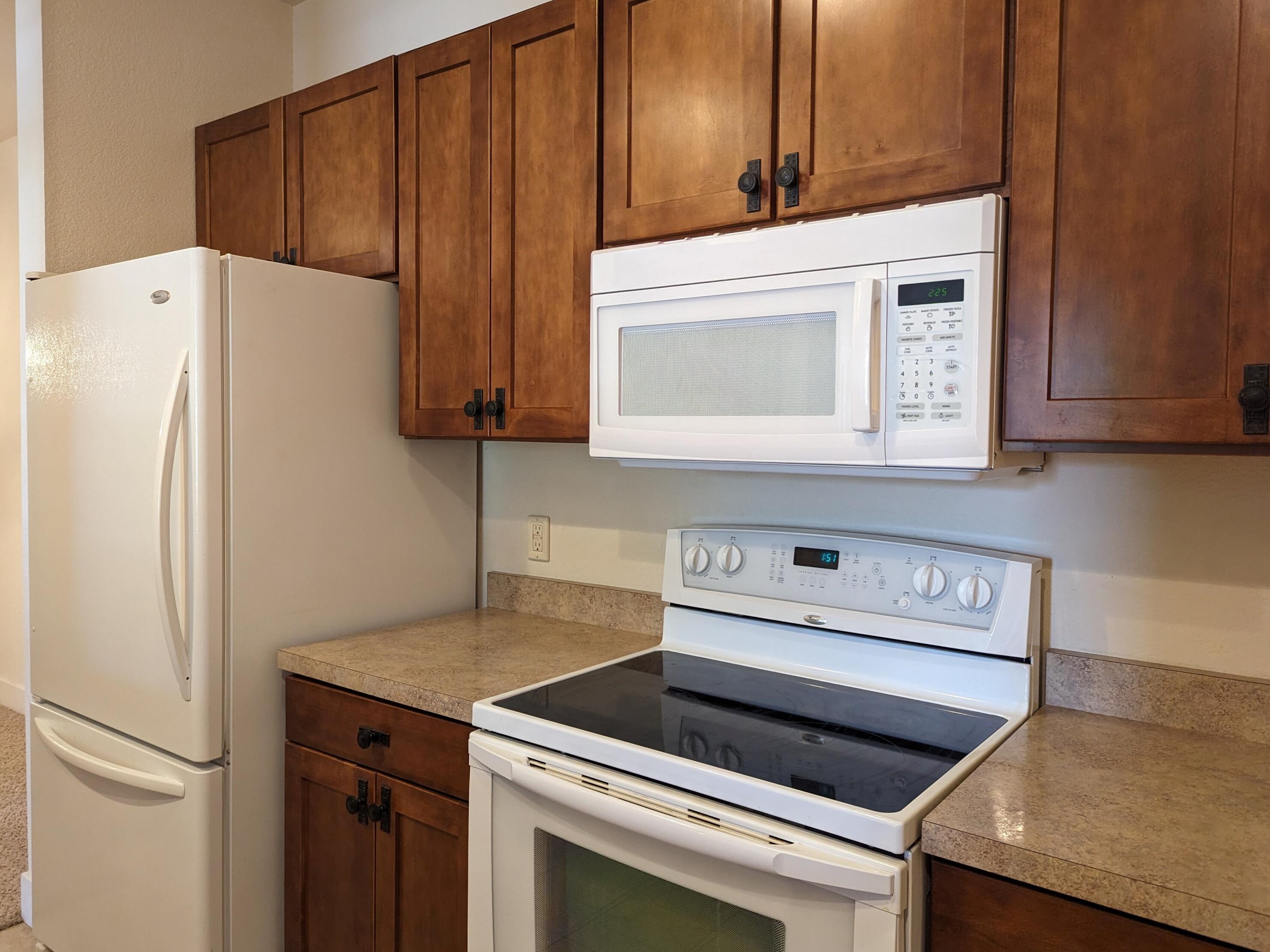 15271 W Library Ln #2, Waukesha, WI 53151