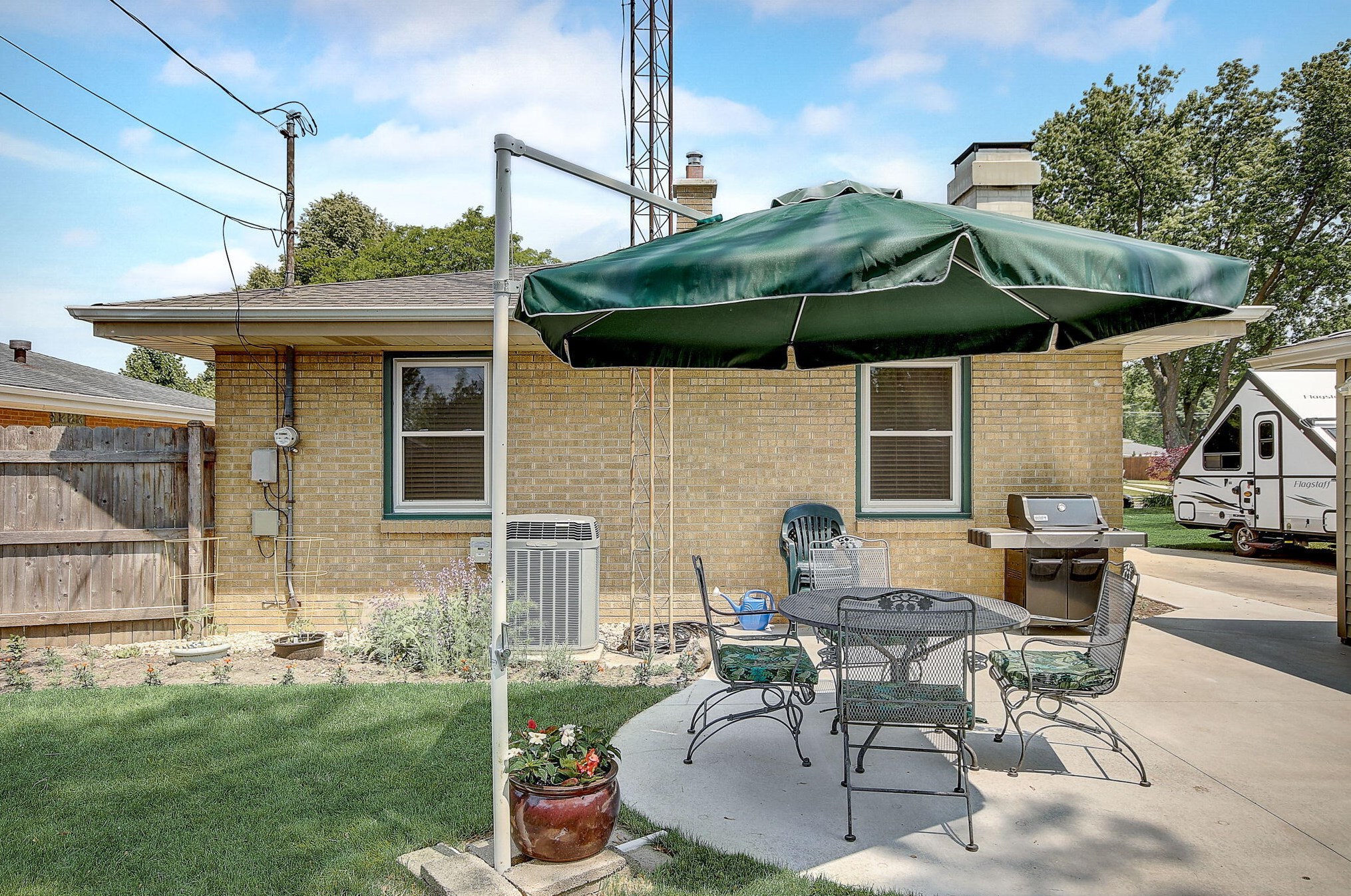 1127 Sheraton Dr, Racine WI  53402-3340 exterior