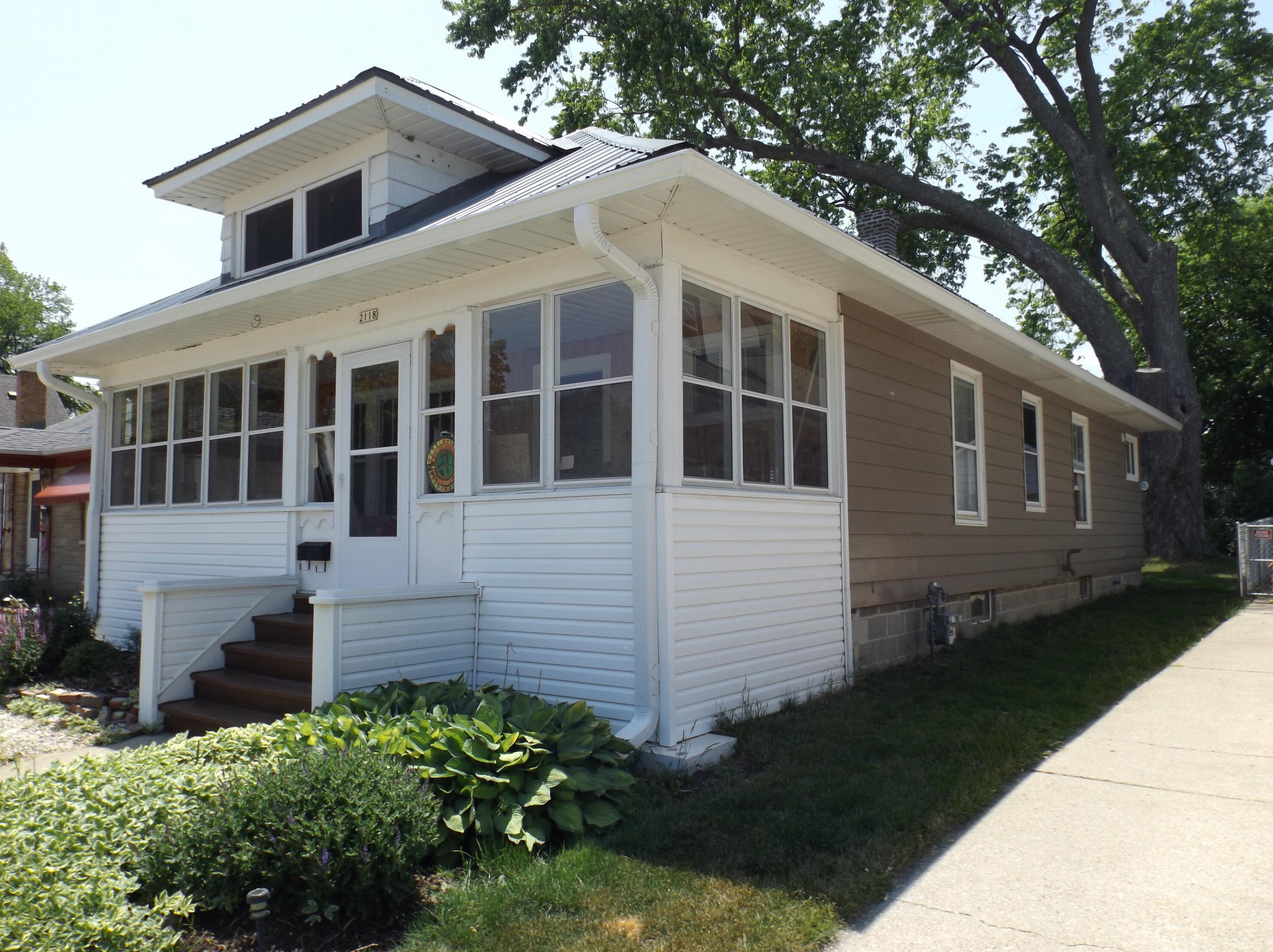 2118 Summit Ave, Racine, WI 53404-2151