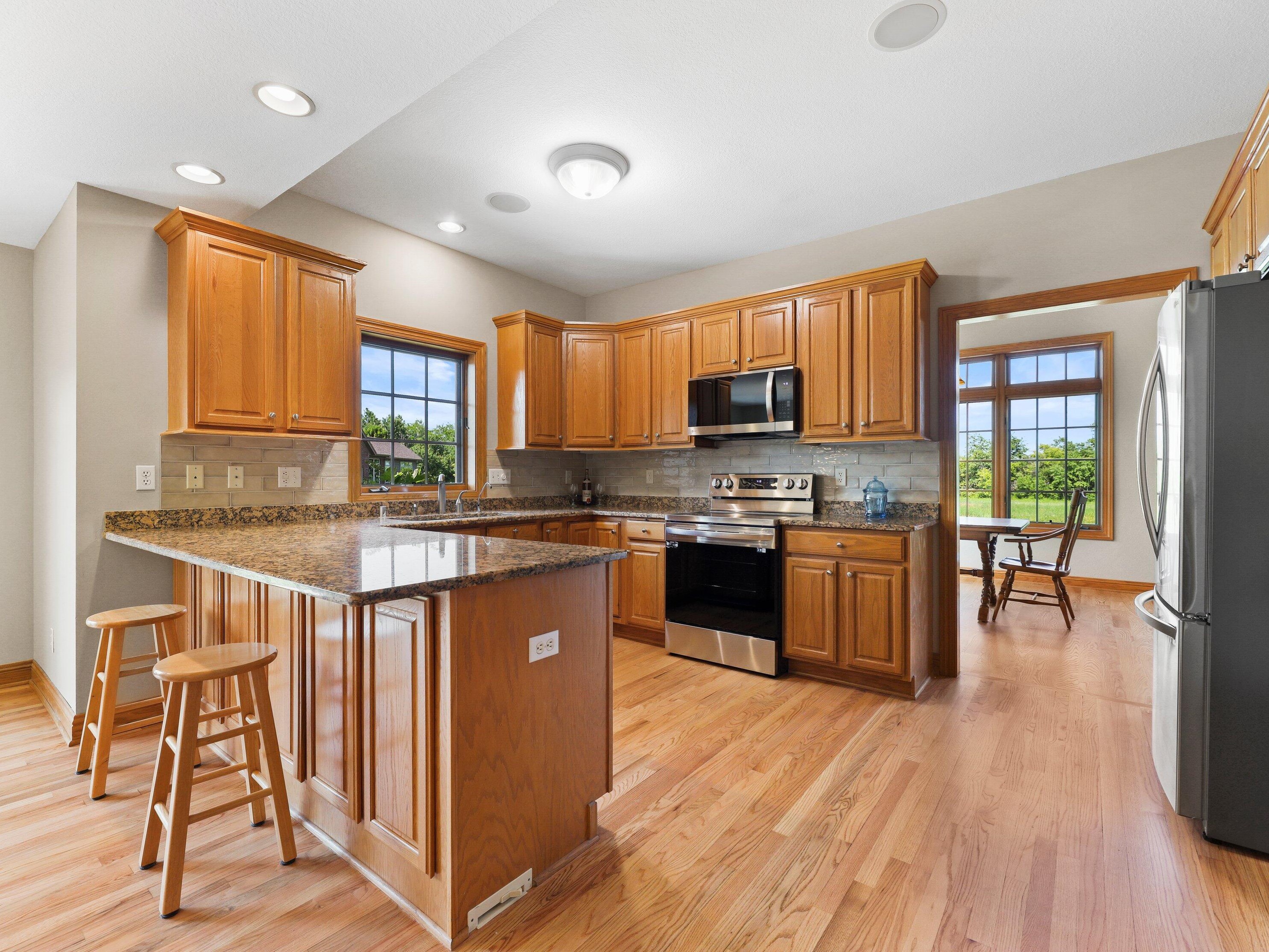 10926 N Essex Dr, Thiensville, WI 53092