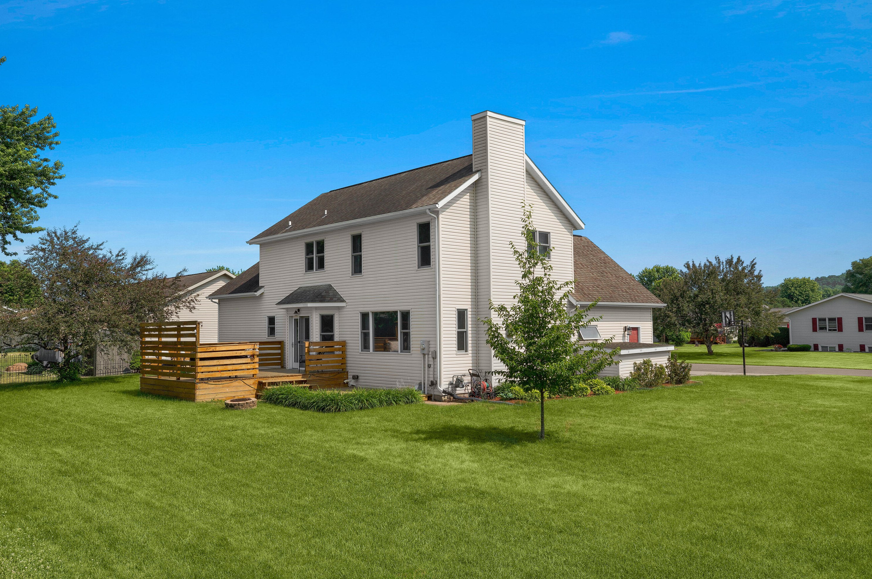 1910 Buol Dr, Newburg Corners, WI 54614