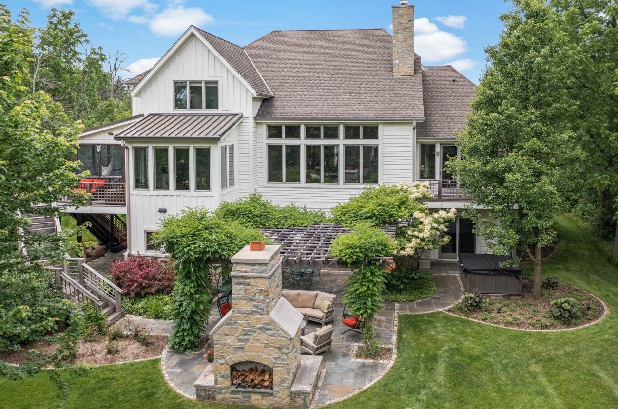 16945 Hidden Creek Ct, Brookfield, WI 53005