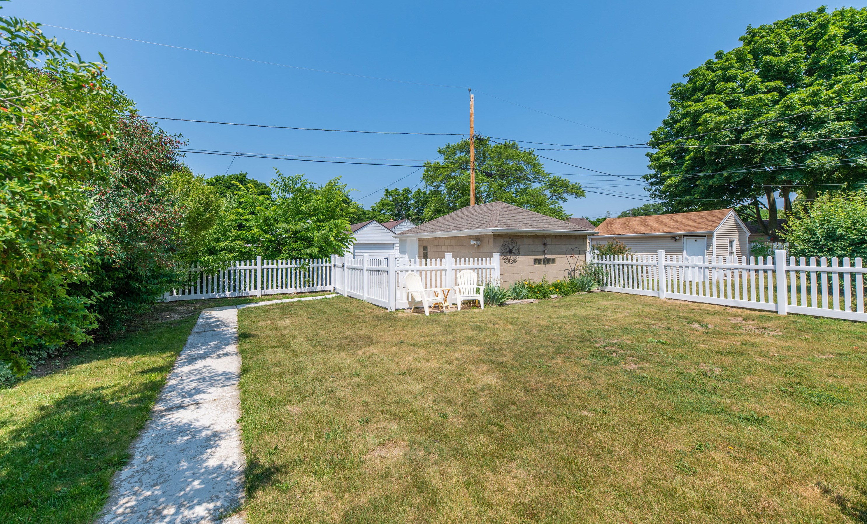 3029 86th St, Milwaukee WI  53222-4726 exterior