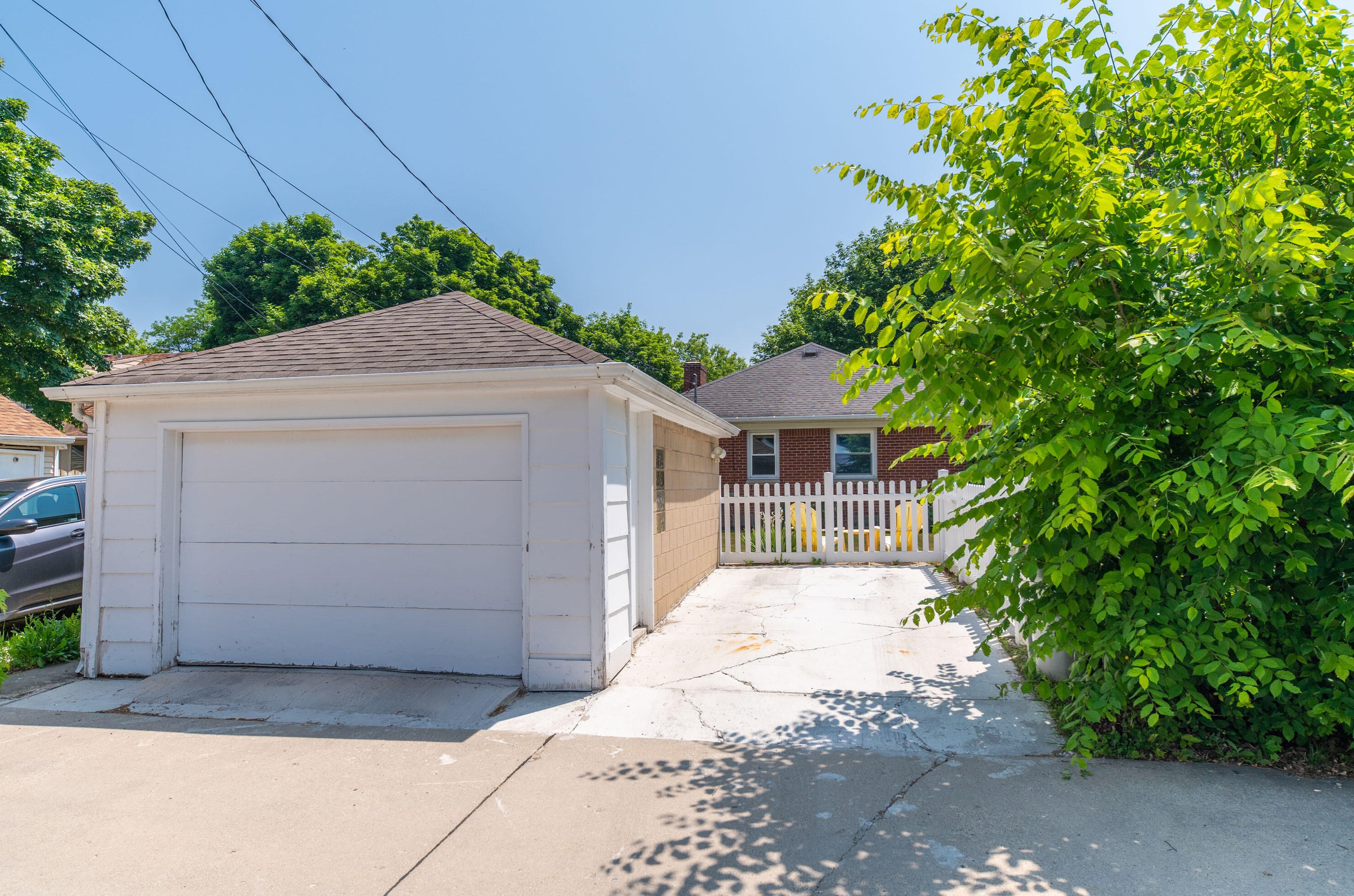 3029 86th St, Milwaukee WI  53222-4726 exterior