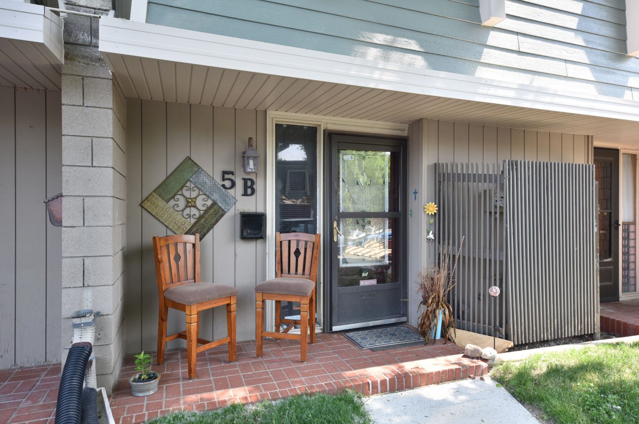 3333 5th Ave #5b, South Milwaukee, WI 53172