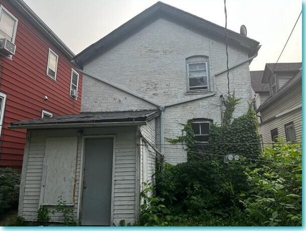 738 25th St, Milwaukee WI  53204-1036 exterior