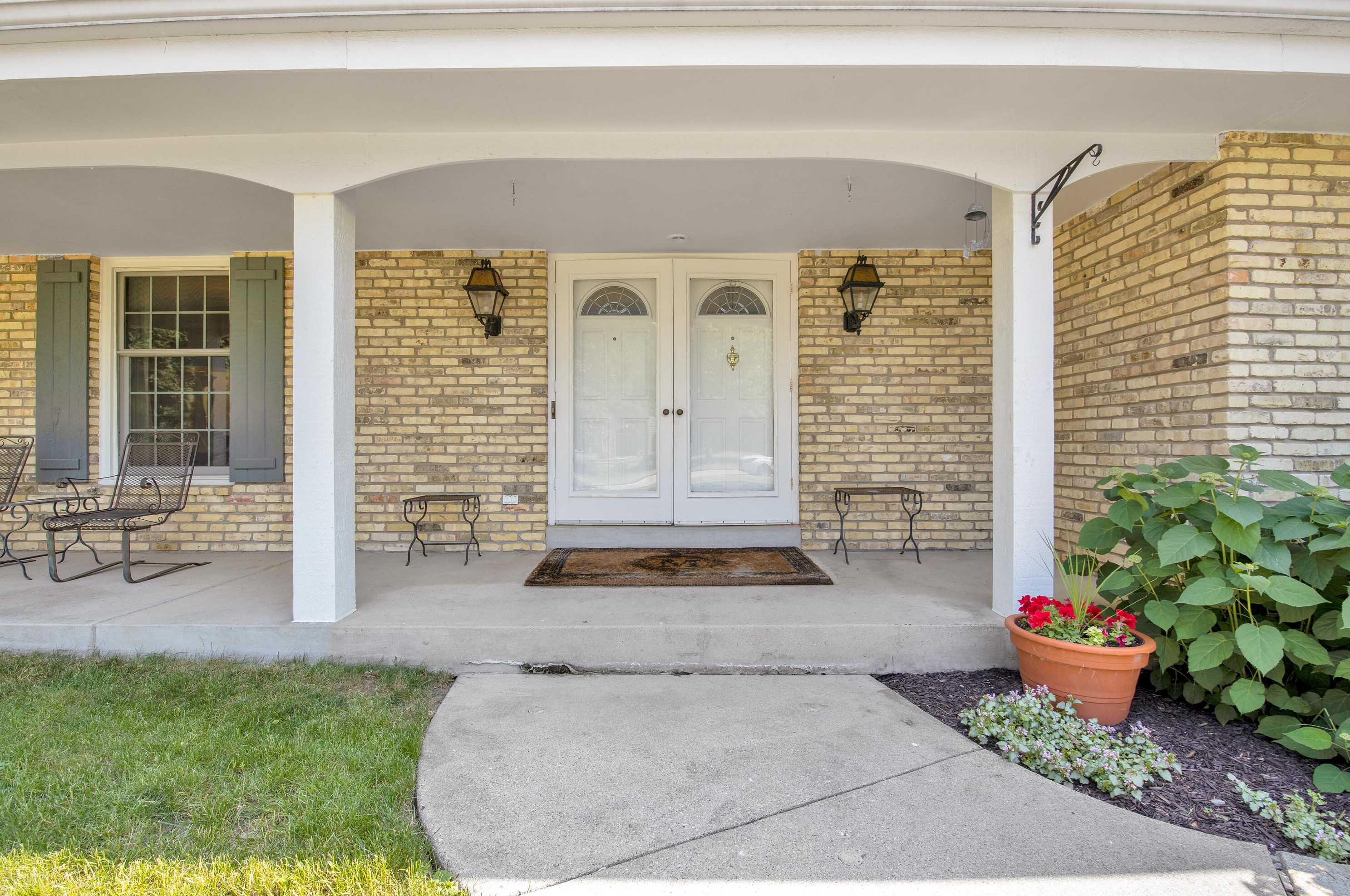 14245 Providence Ln, Brookfield, WI 53005
