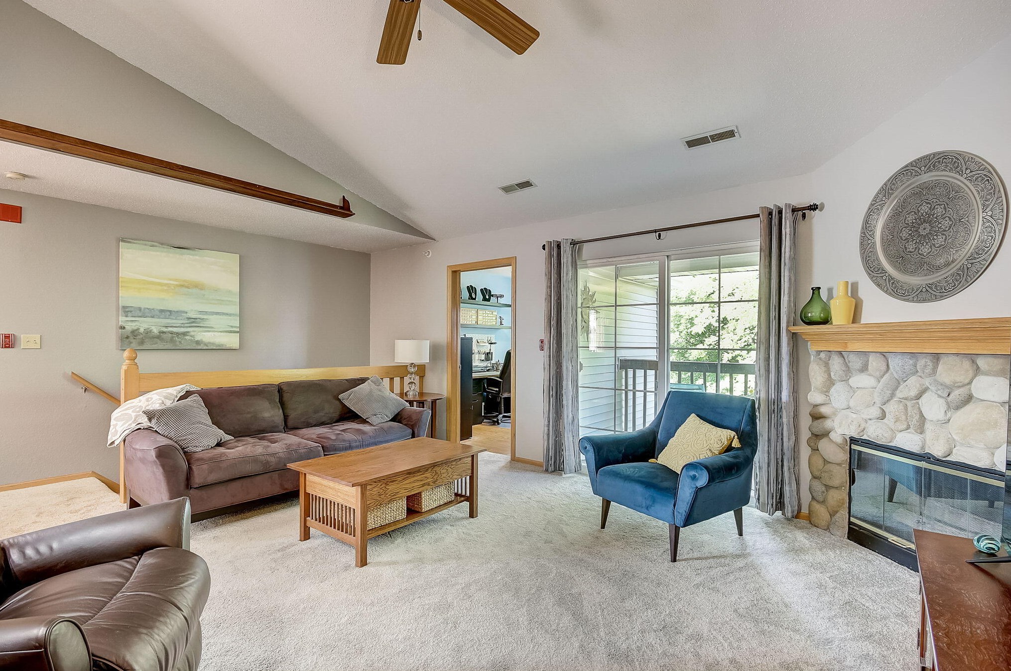 170 W Aspen Ct #8, Oak Creek, WI 53154