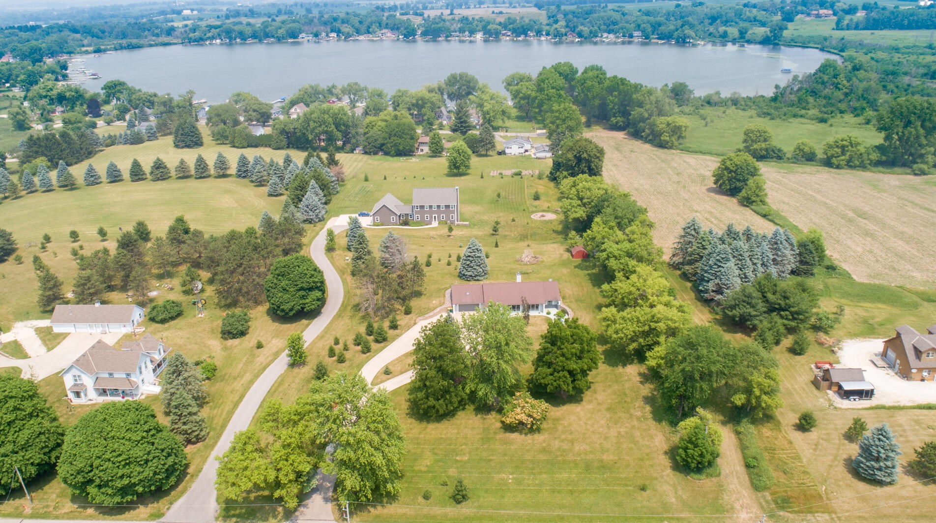 7400 Druid Lake Rd, Hartford, WI 53027