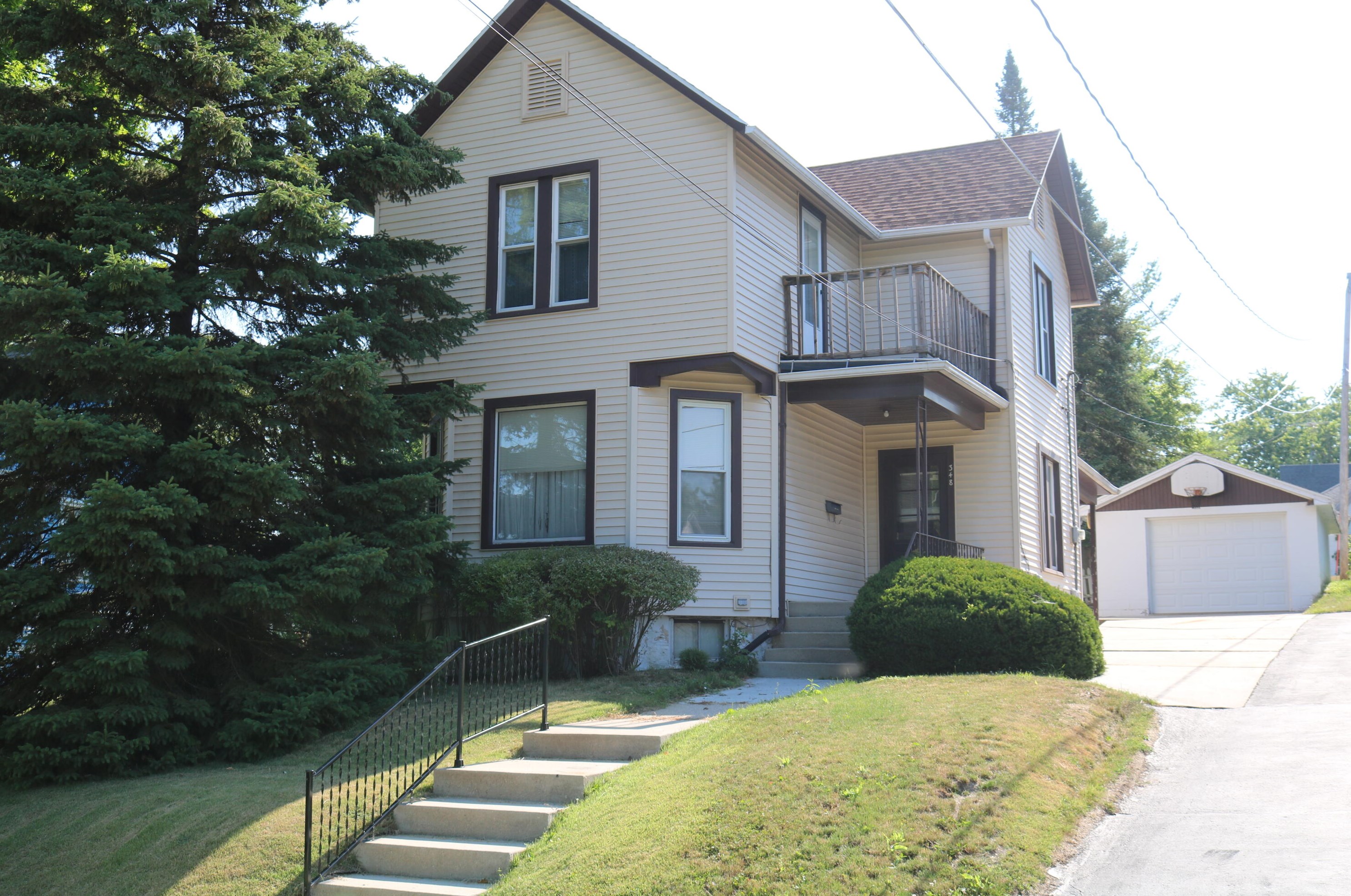 348 John St, Mayville, WI 53050-1213