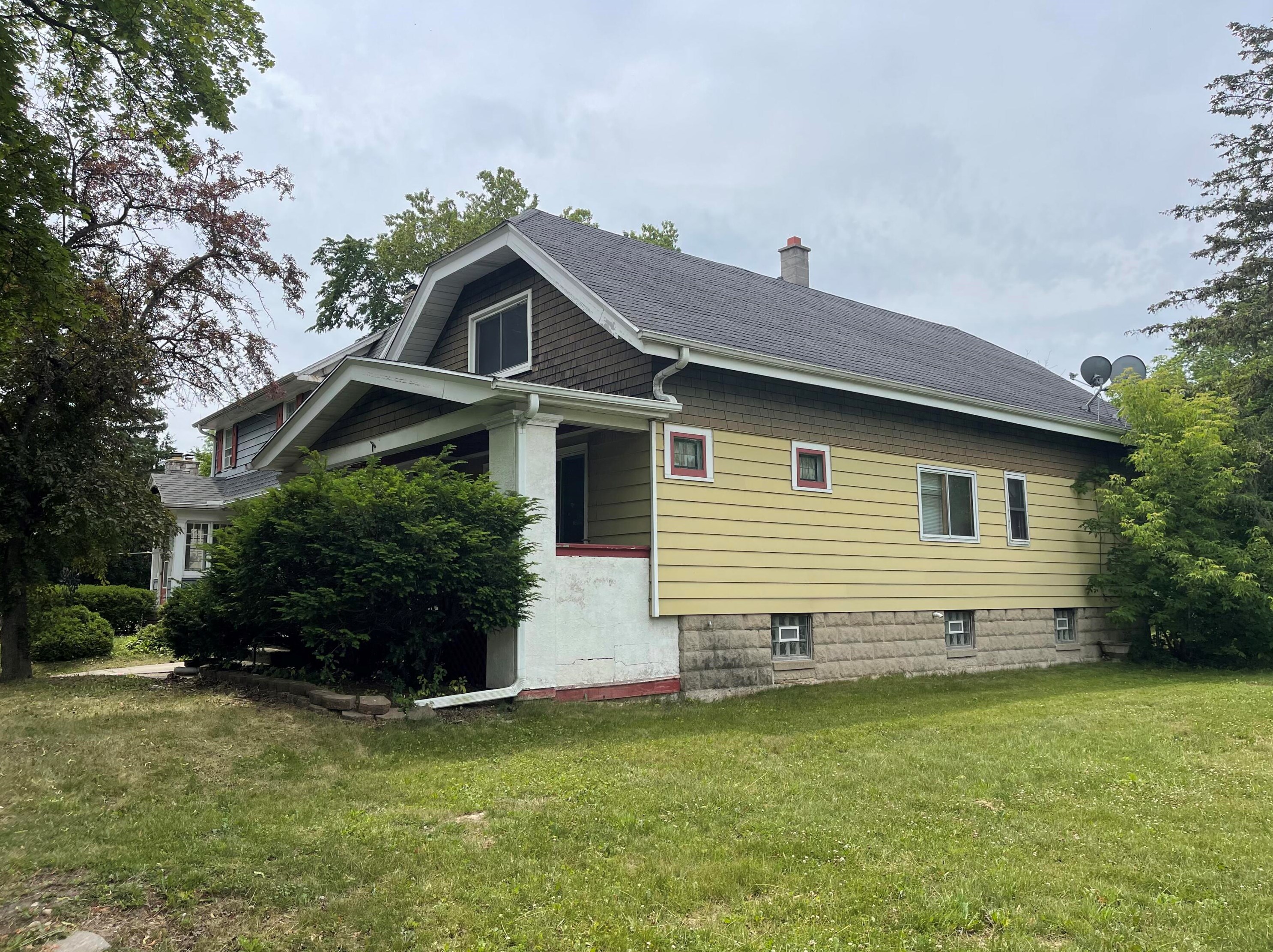 5667 35th St, Milwaukee WI  53209-4031 exterior