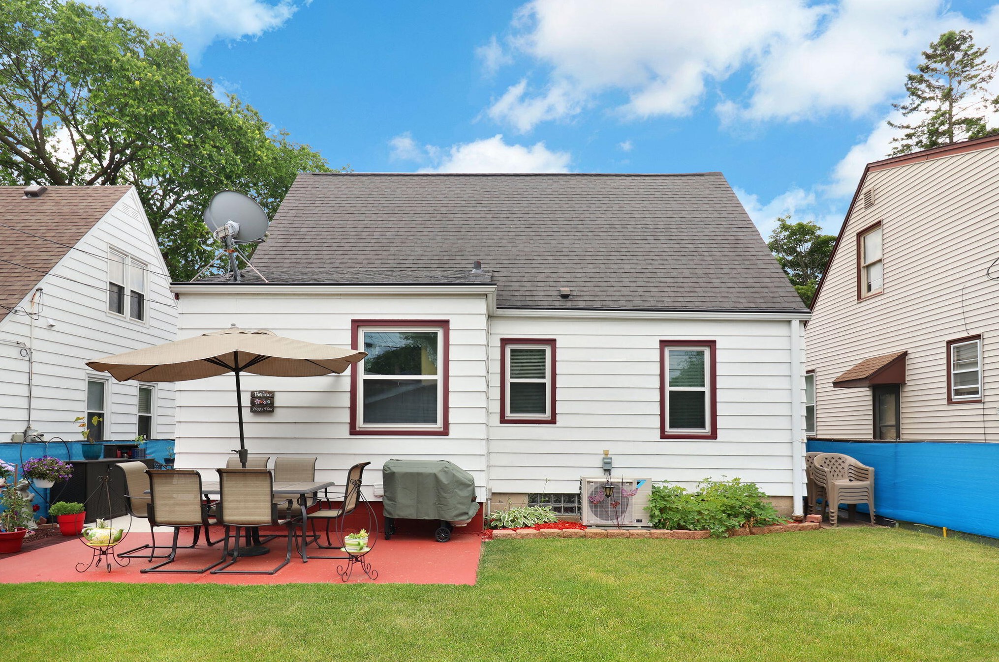 8028 Lisbon Ave, Milwaukee WI 53222-3825 exterior