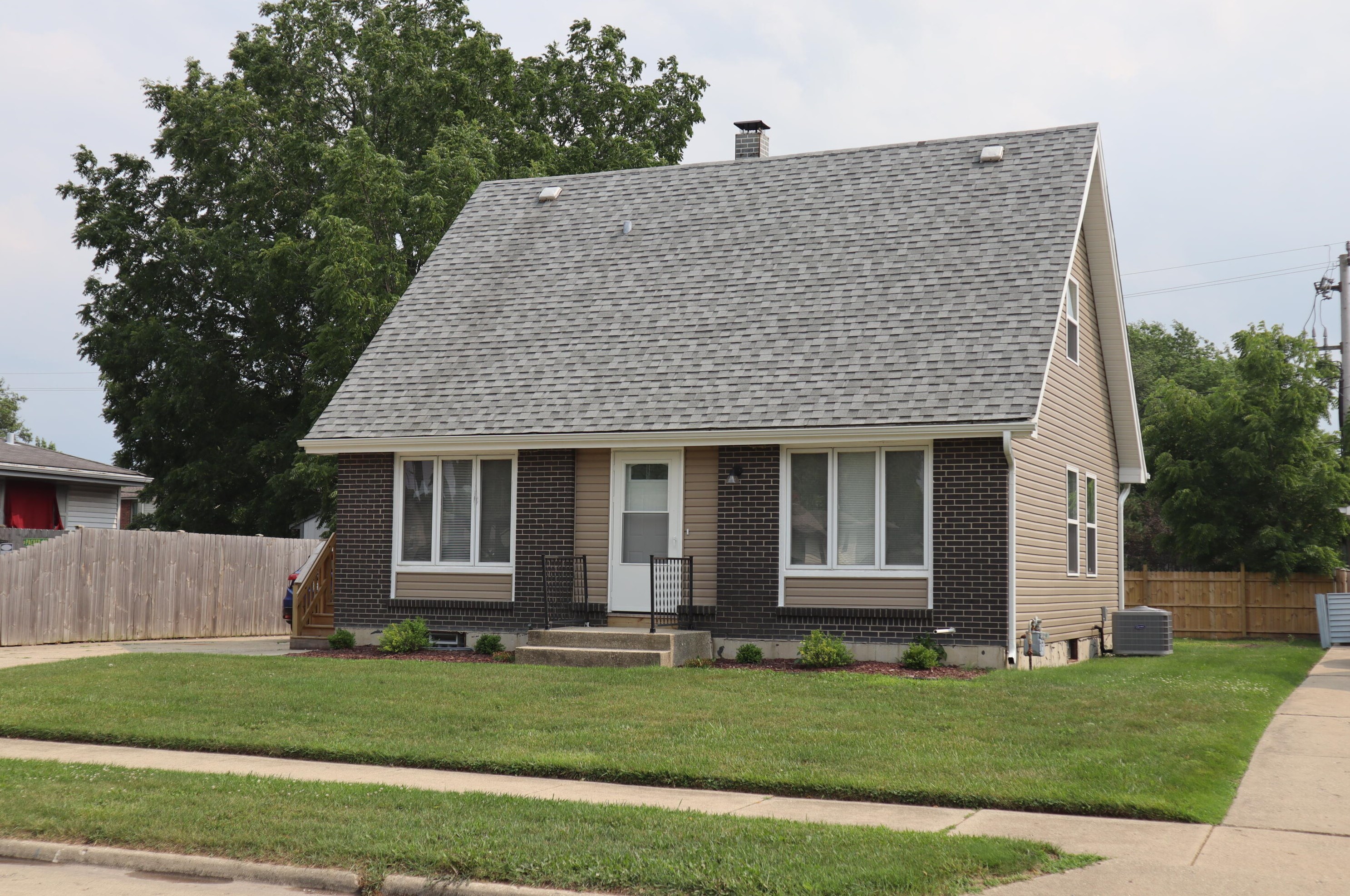 2115 88th St, Kenosha, WI 53143