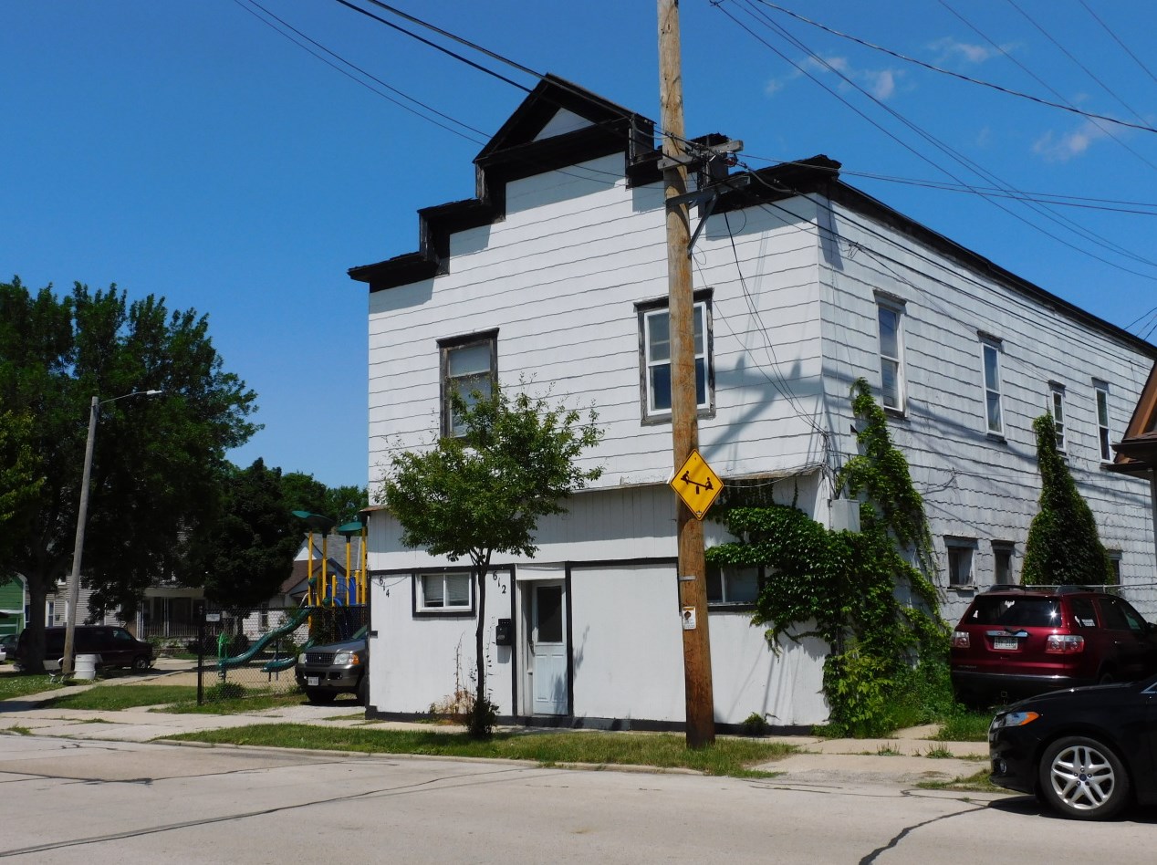 612 17th St, Racine, WI 53403-2799