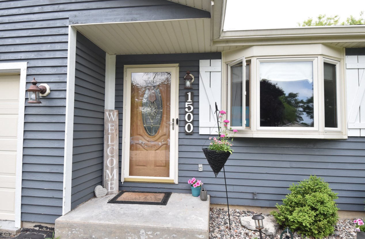 1500 Renee Dr, Racine, WI 53406-2530