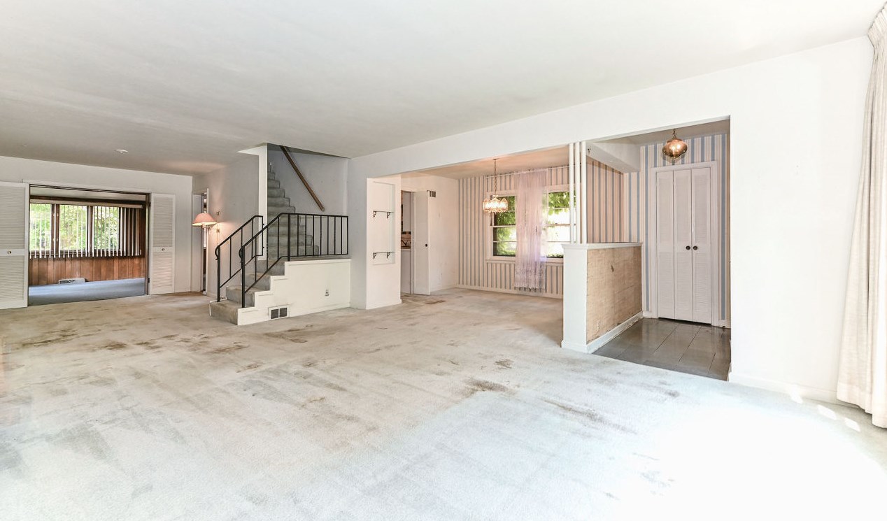 2828 Wisconsin St, Racine, WI 53402-4242