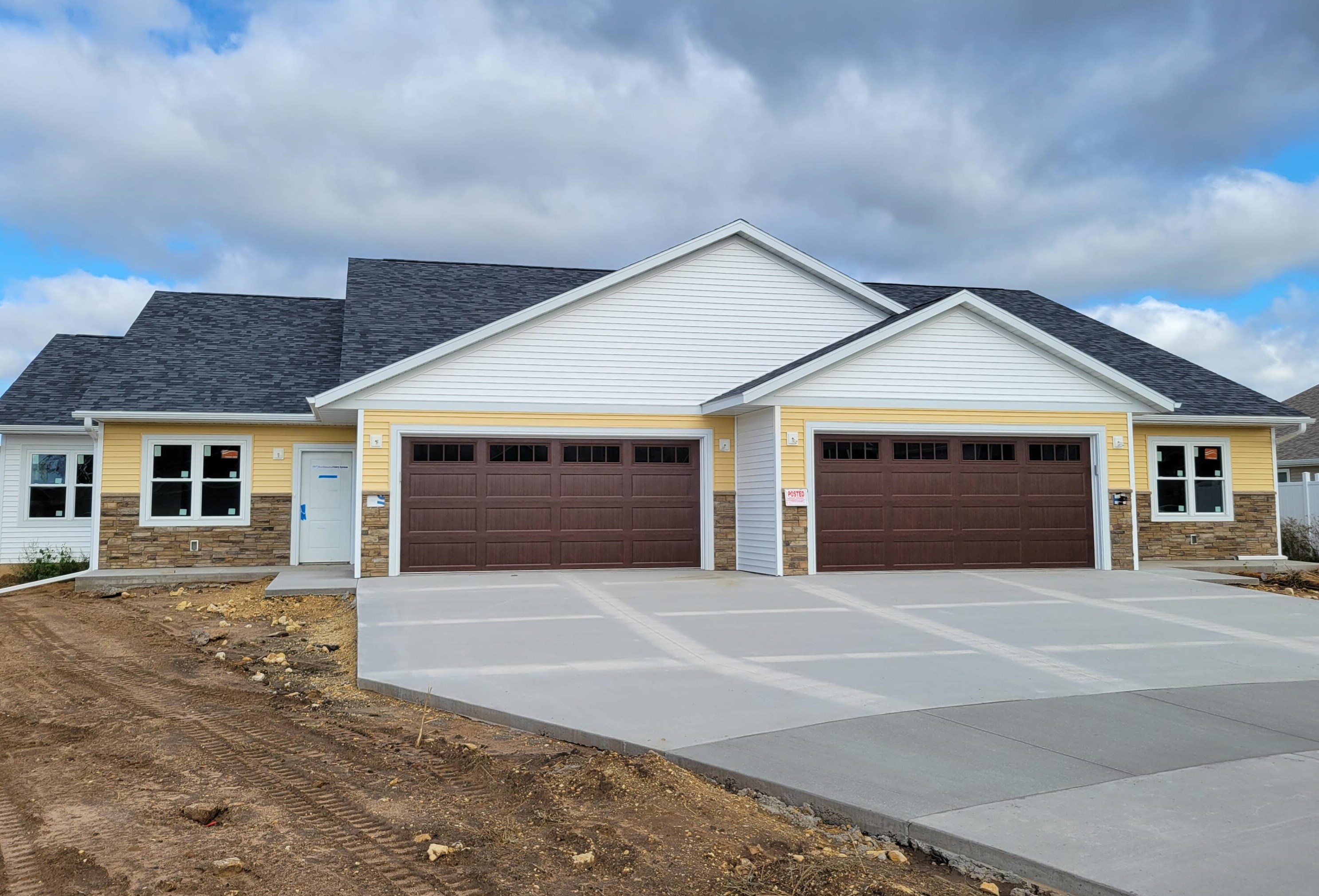3827 Sunnyside Dr, La Crosse, WI 54601