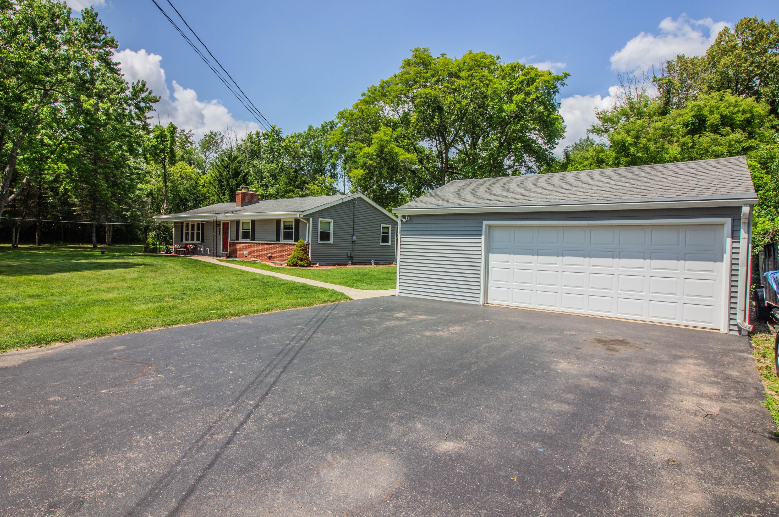 5440 4 Mile Rd, Racine, WI 53402-9791