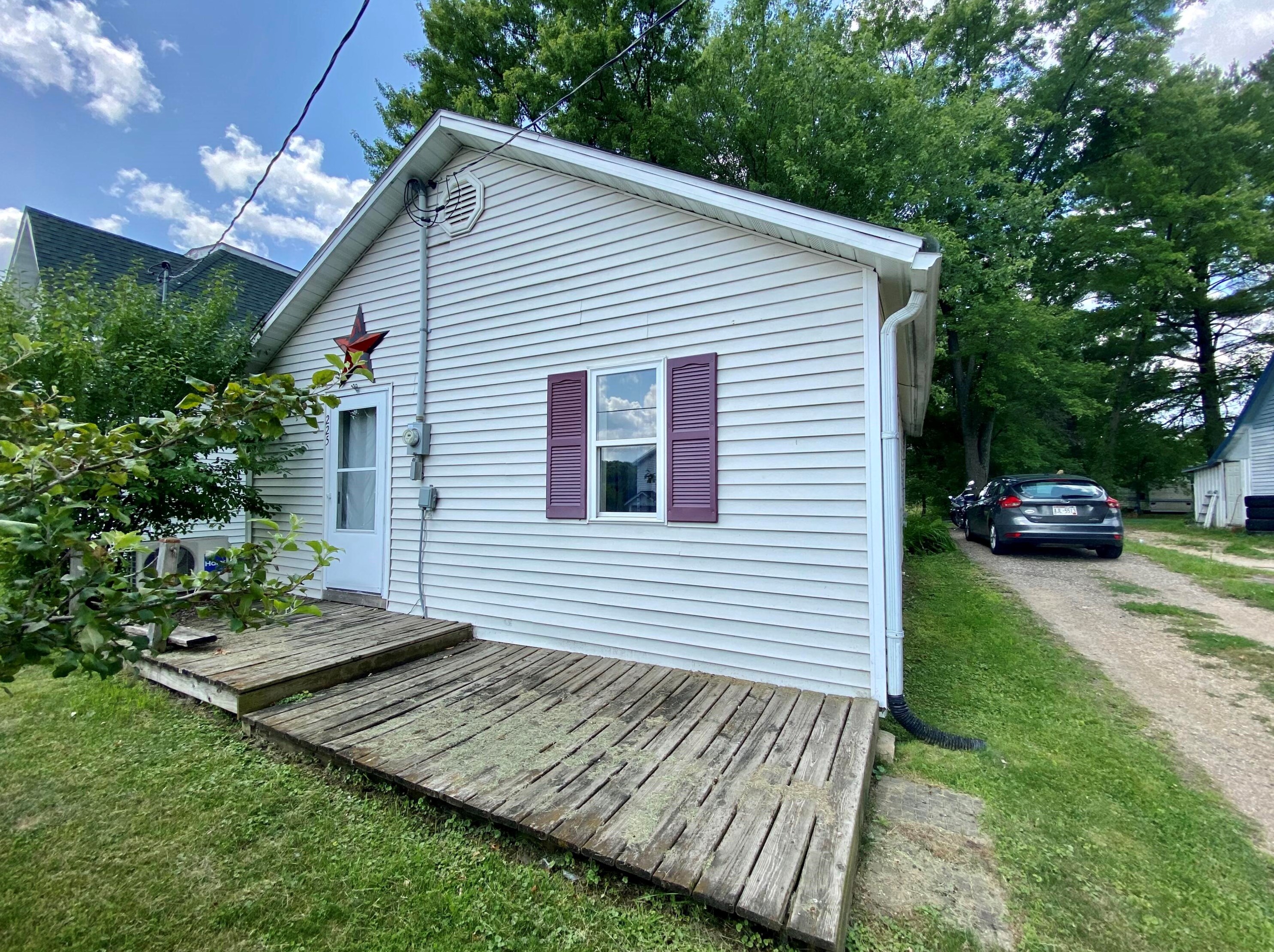 225 S State St, La Farge, WI 54639