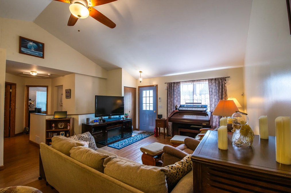 308 Carlton Ct, Genoa City, WI 53128-2162