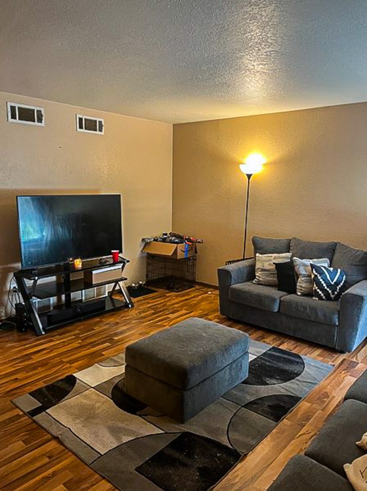 6928 W Mill Rd #6930, Milwaukee, WI 53218