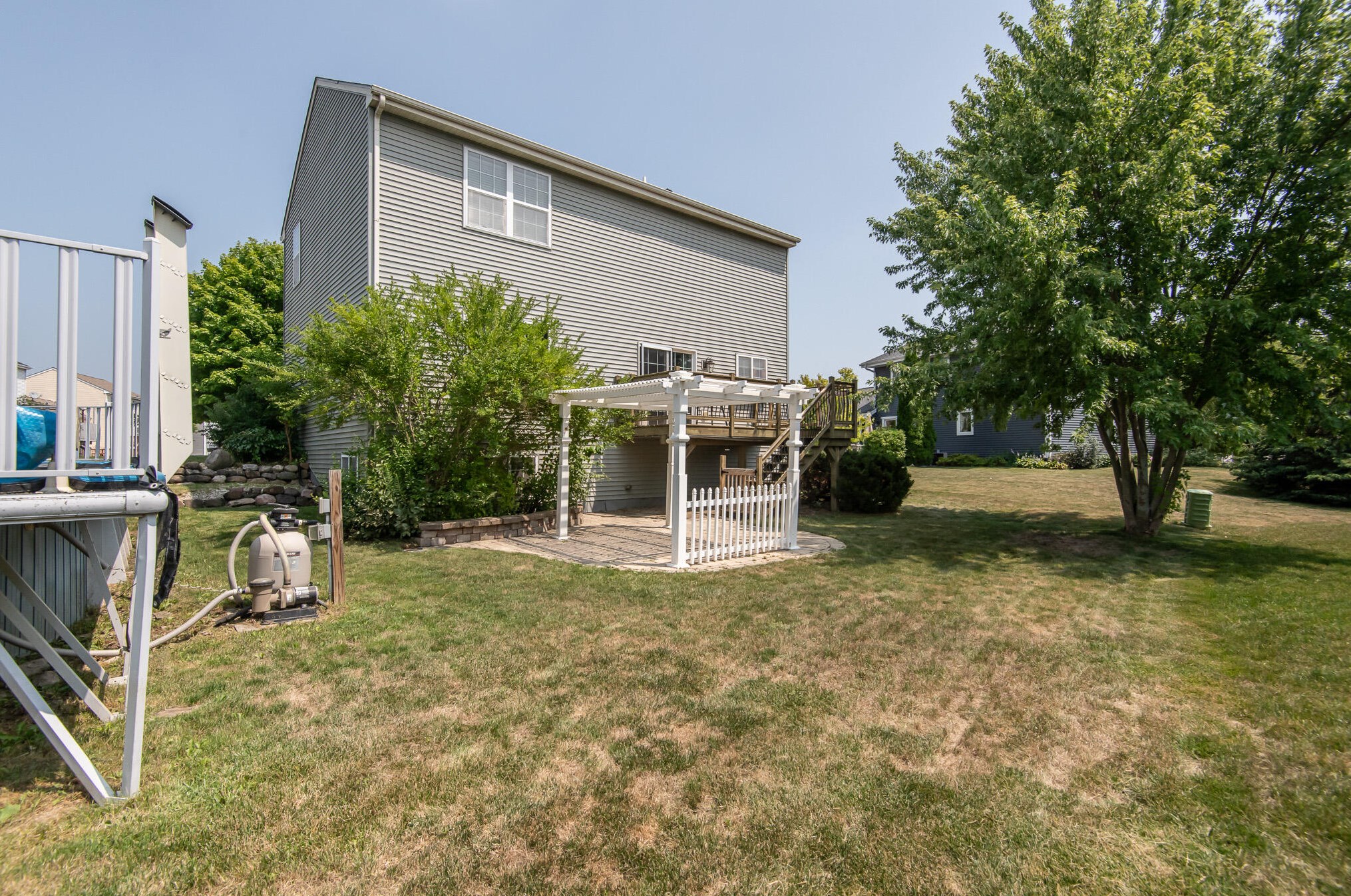 430 Crestwood Dr, Johnson Creek, WI 53038-9480