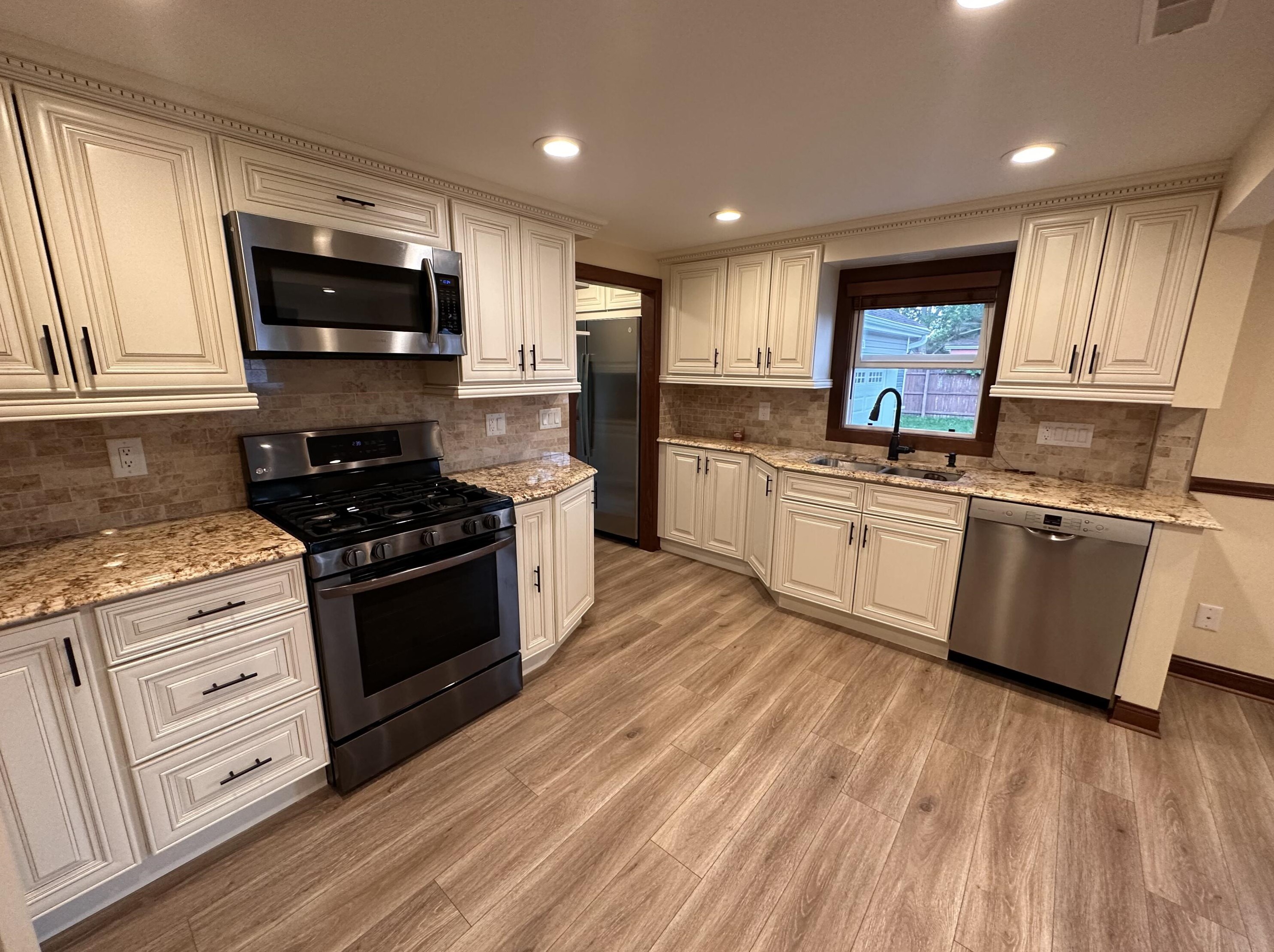809 Delamere Ave, Racine, WI 53403-1322
