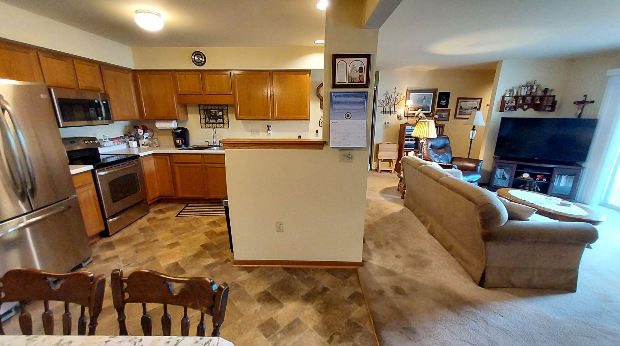 6145 Creekside Dr, Cudahy, WI 53110-3426