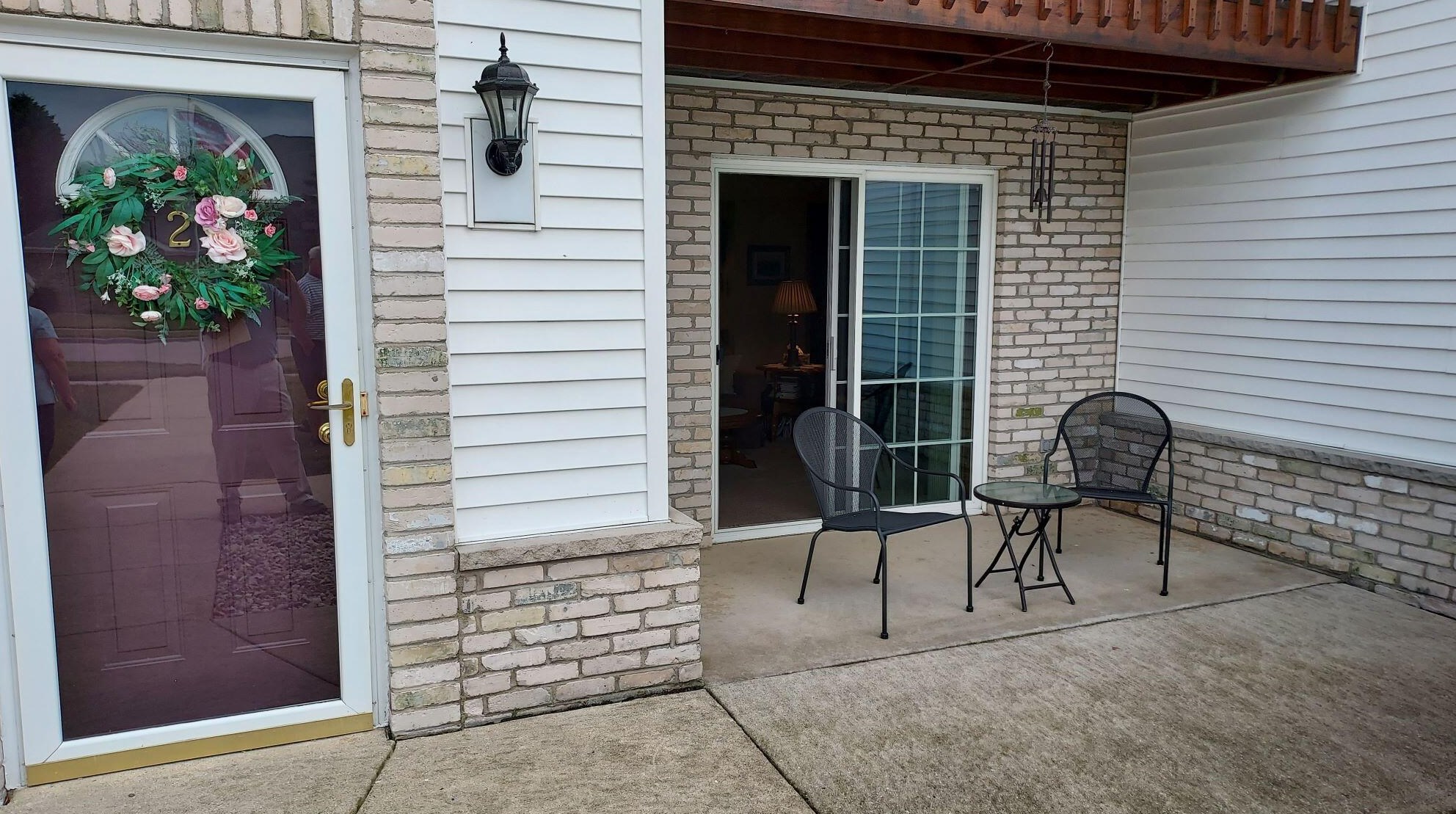 6145 Creekside Dr, Cudahy WI  53110-3426 exterior