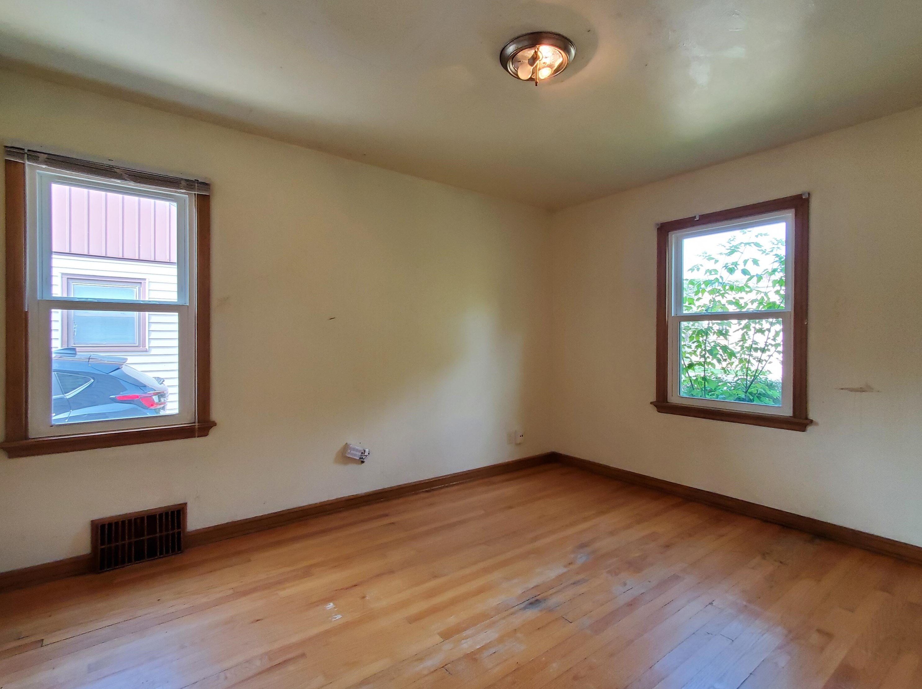 3061 74, Milwaukee WI 53219-0028 exterior