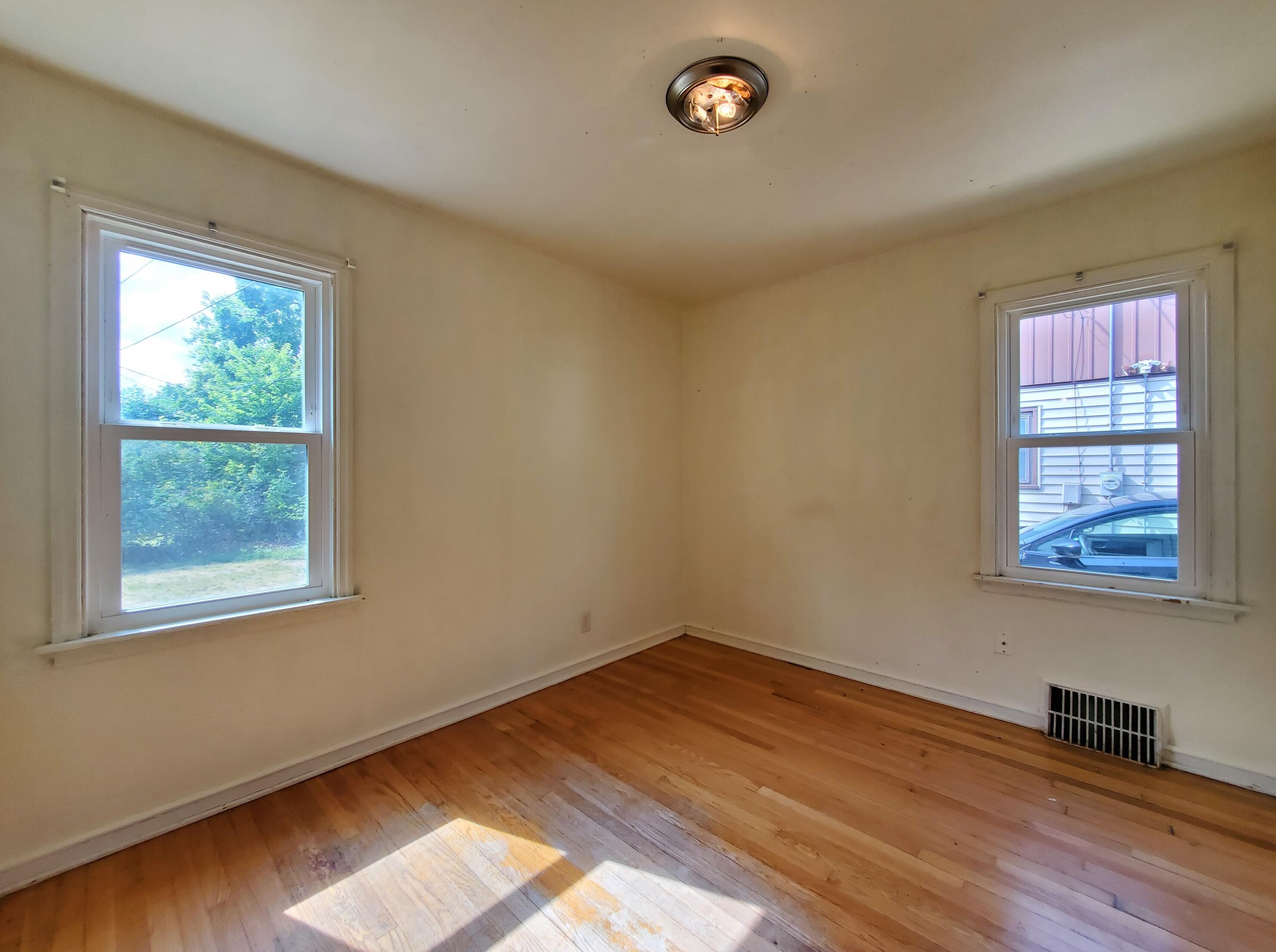 3061 74, Milwaukee WI 53219-0028 exterior